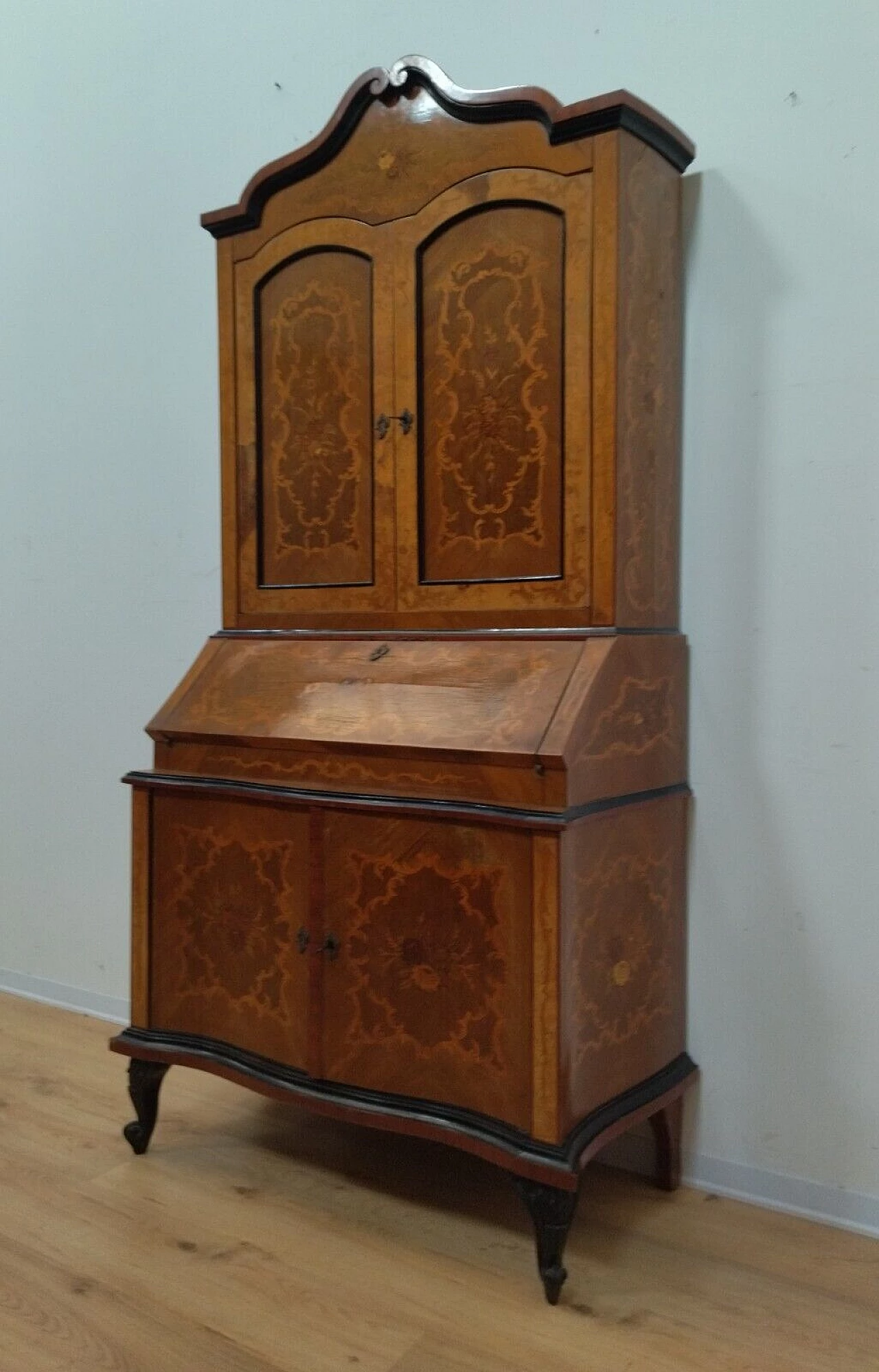 Inlaid walnut trumeau, early 20th century 1