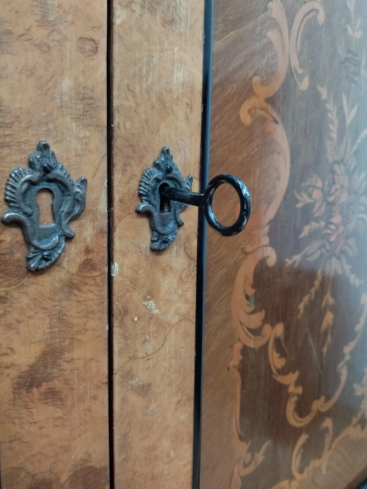 Inlaid walnut trumeau, early 20th century 9