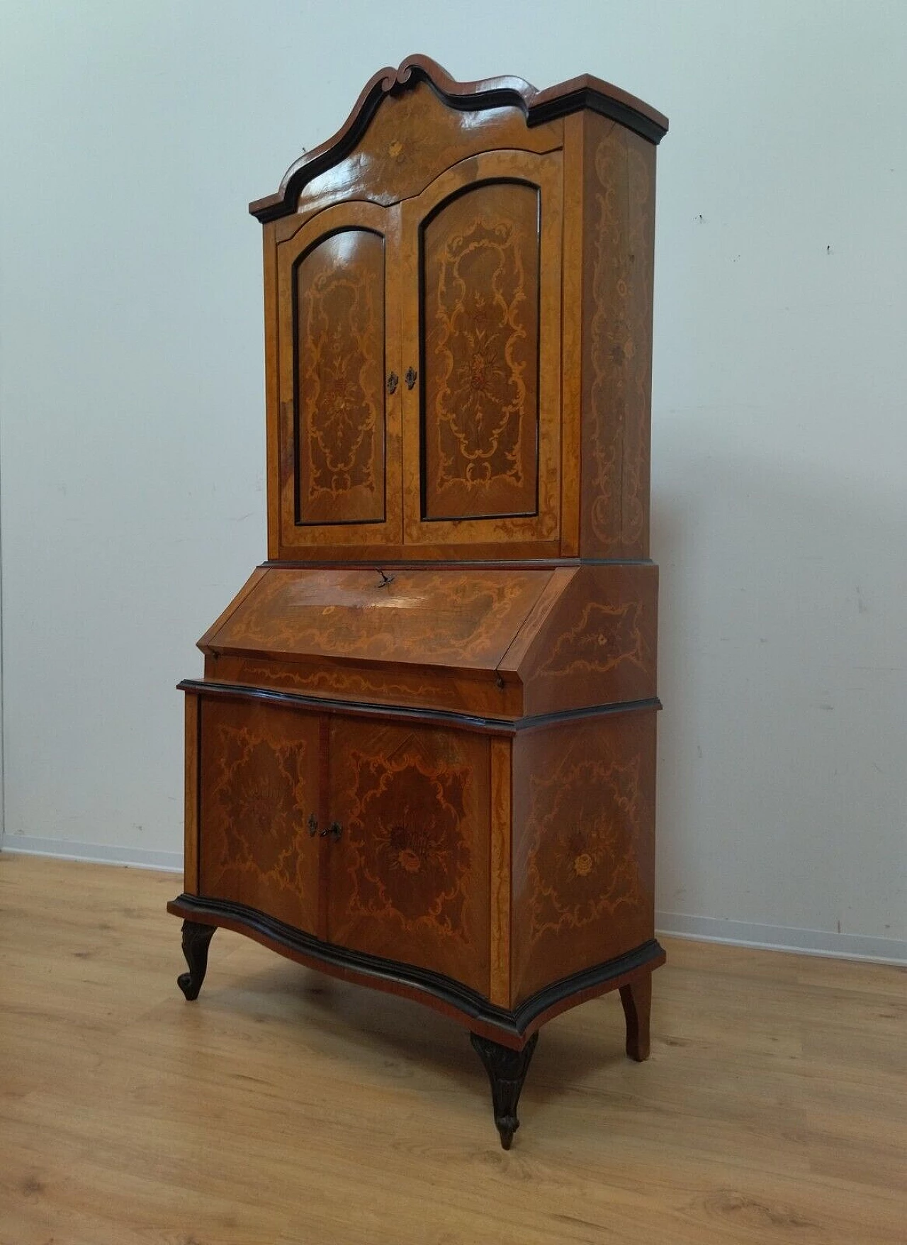 Inlaid walnut trumeau, early 20th century 15