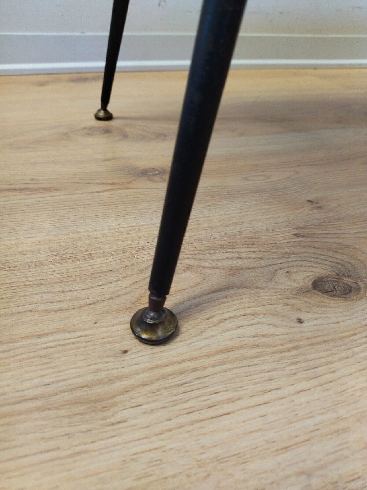 Tavolino in ferro con piano in materiale plastico, anni '50 6