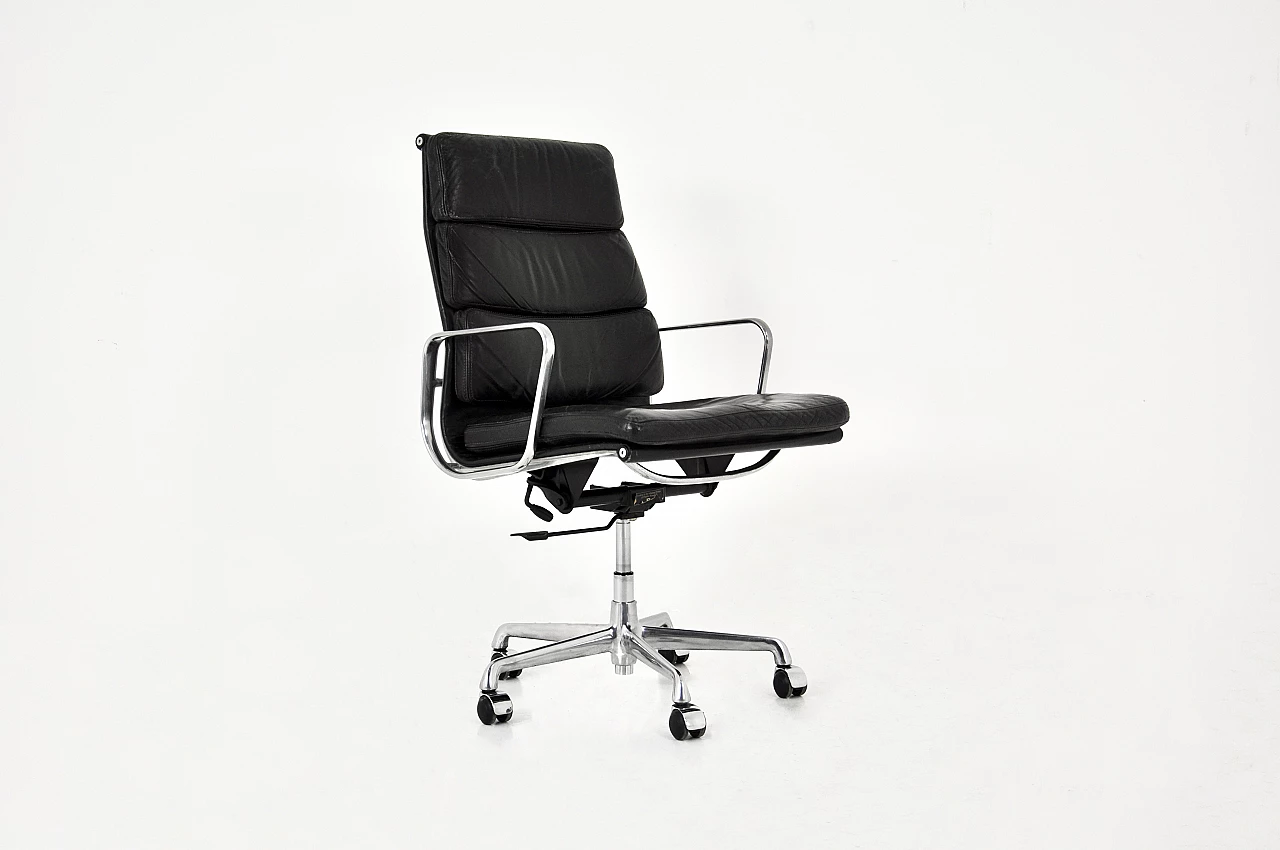 Sedia da scrivania Ea 216 di Charles & Ray Eames per ICF, anni '70 2