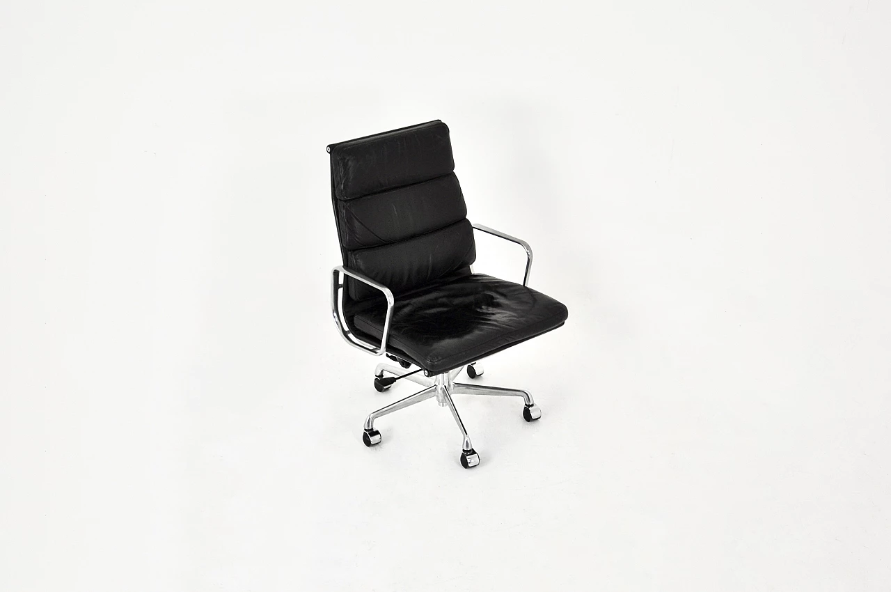 Ea 216 desk chair by Charles & Ray Eames for ICF, 1970s 3