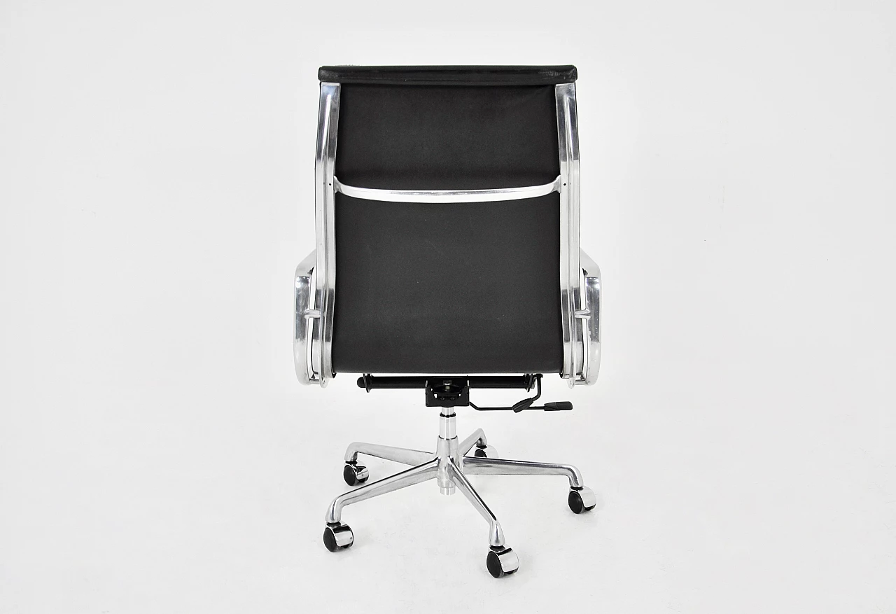 Ea 216 desk chair by Charles & Ray Eames for ICF, 1970s 6