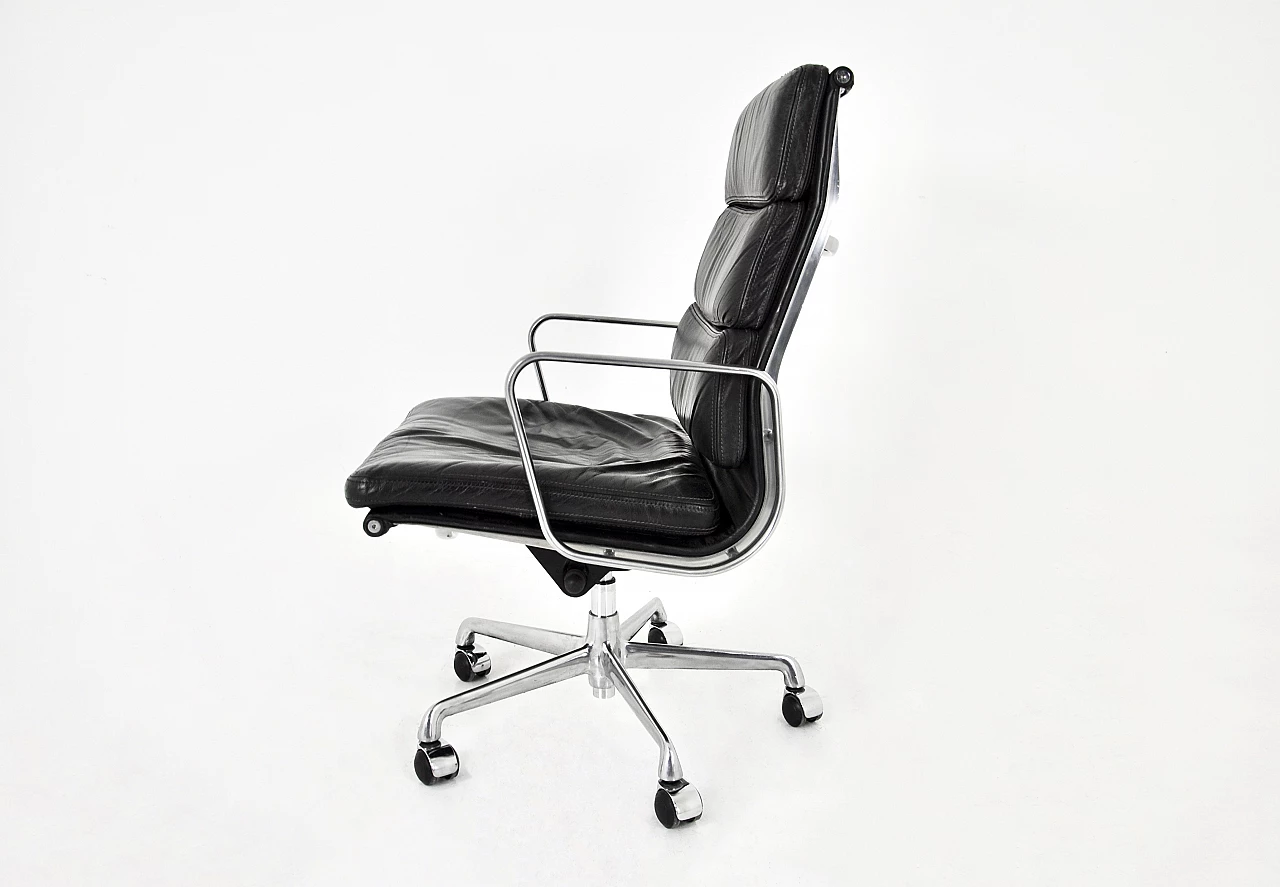 Ea 216 desk chair by Charles & Ray Eames for ICF, 1970s 7