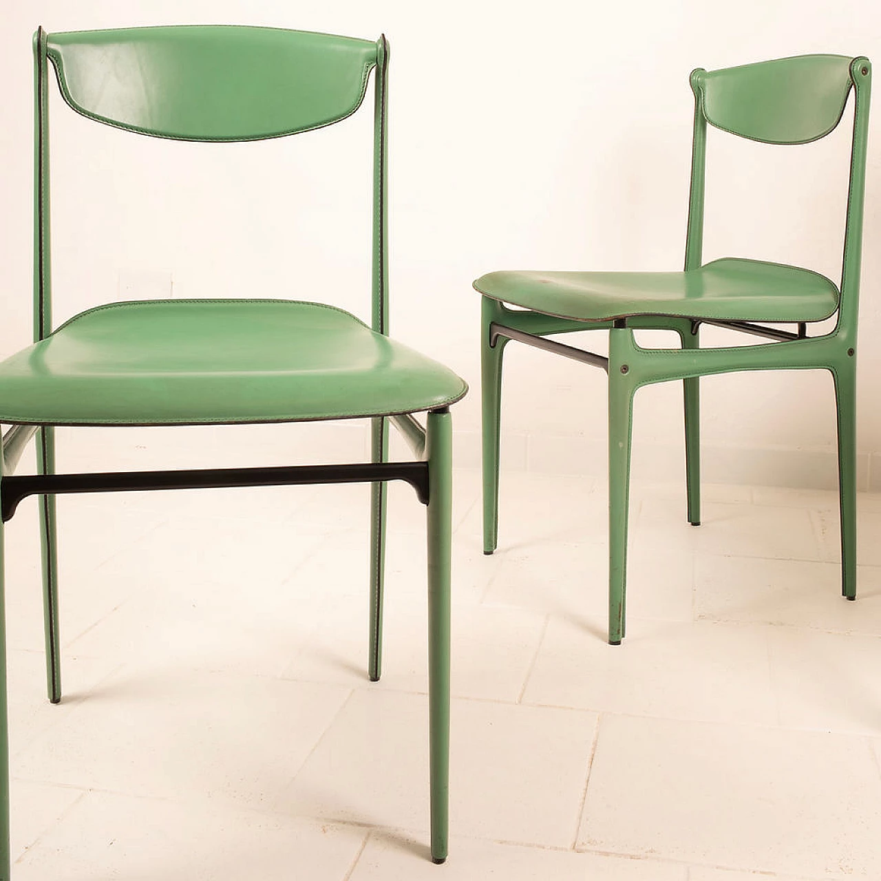 4 Green leather chairs by Tito Agnoli for Matteo Grassi, 1980s 4