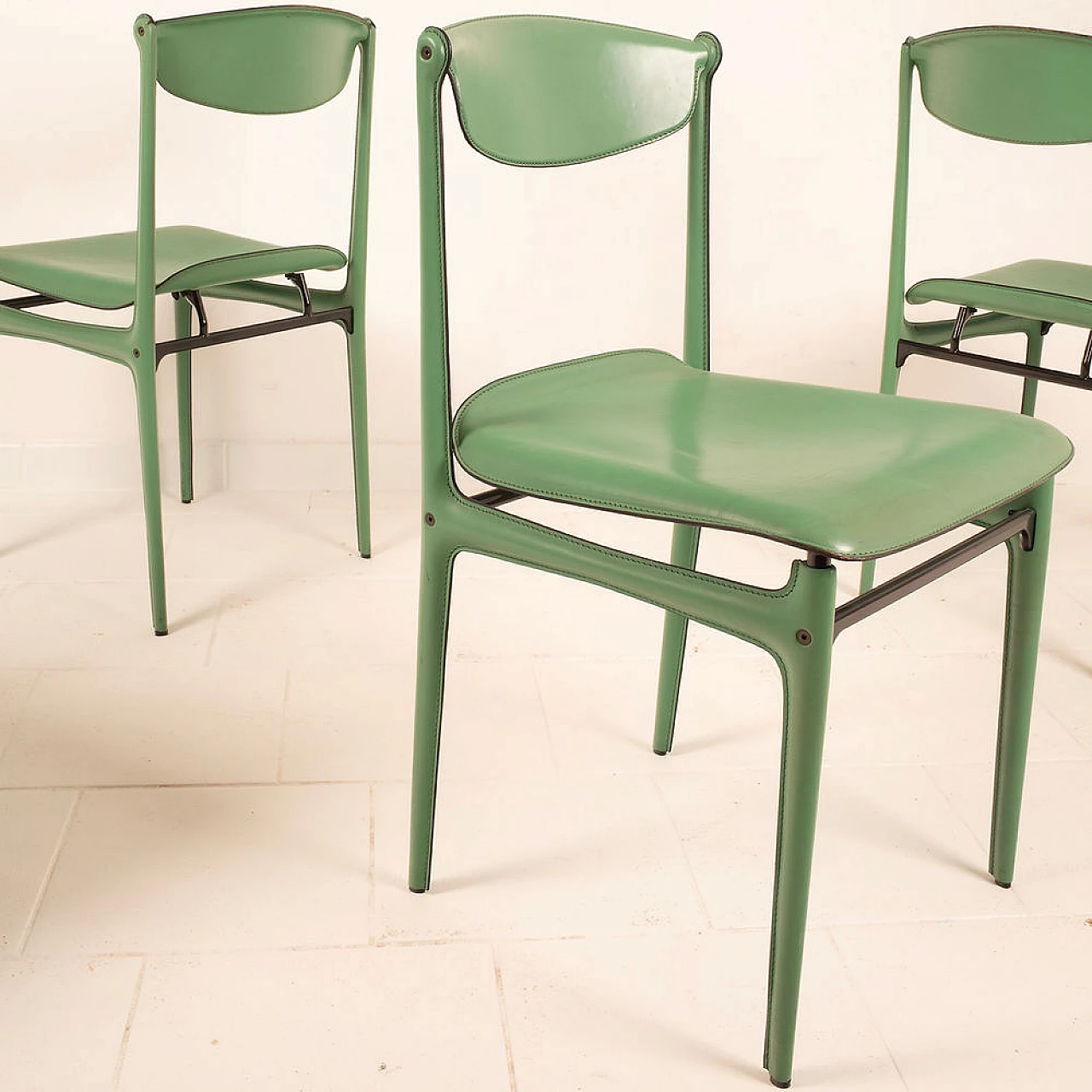4 Green leather chairs by Tito Agnoli for Matteo Grassi, 1980s 6