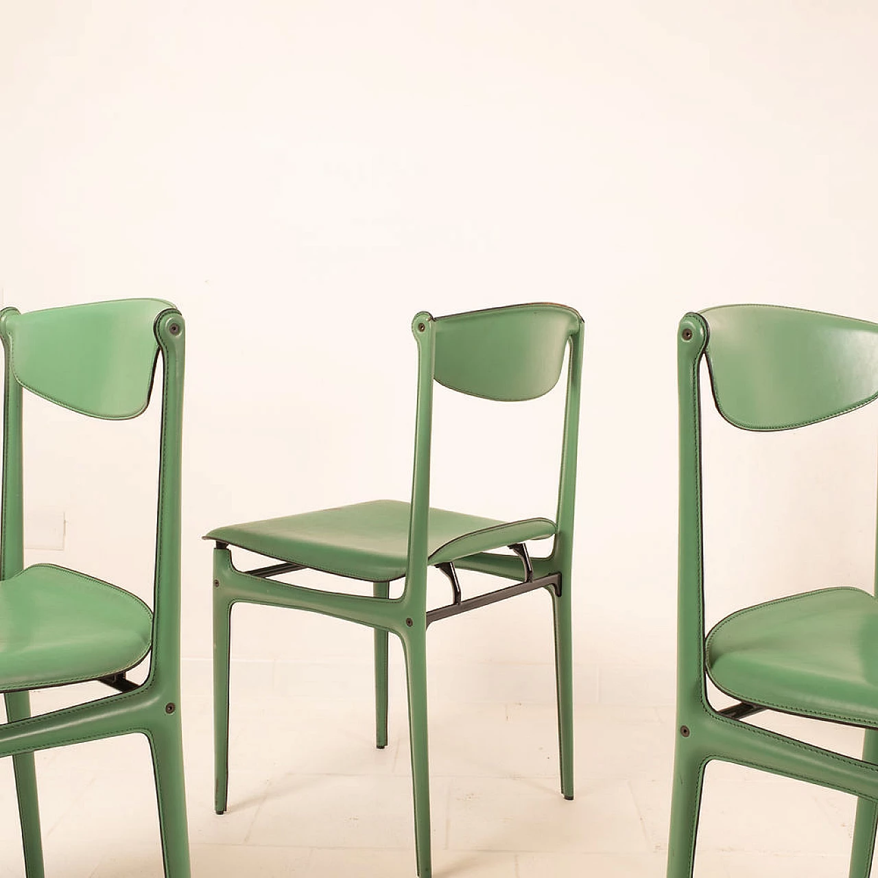 4 Green leather chairs by Tito Agnoli for Matteo Grassi, 1980s 8