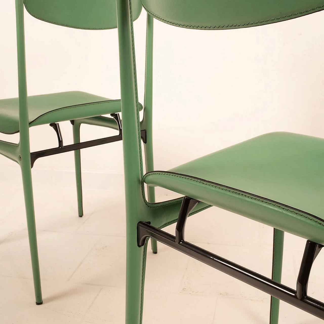 4 Green leather chairs by Tito Agnoli for Matteo Grassi, 1980s 10