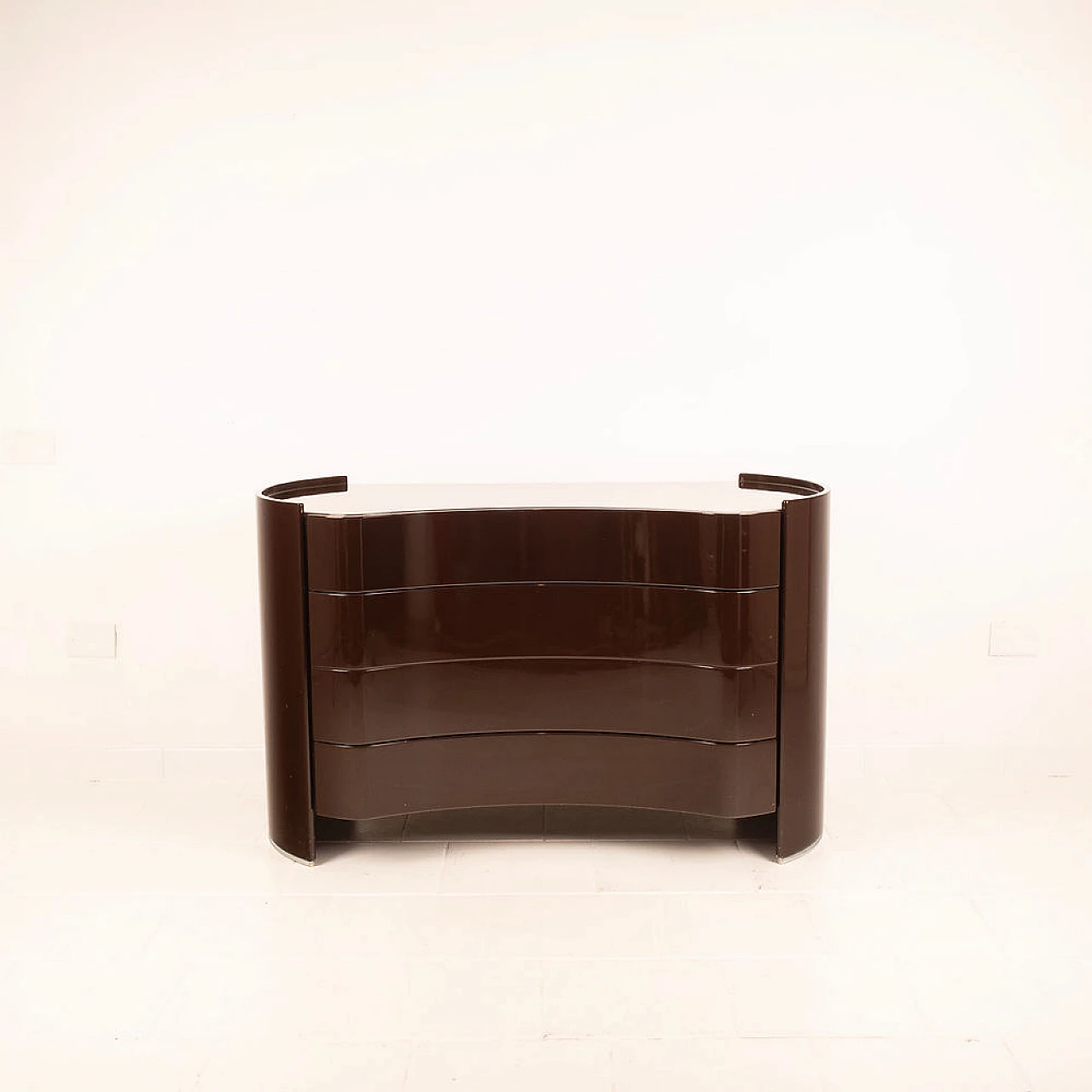 Cassettiera Aiace legno laccato a specchio di Benatti, 1966 9