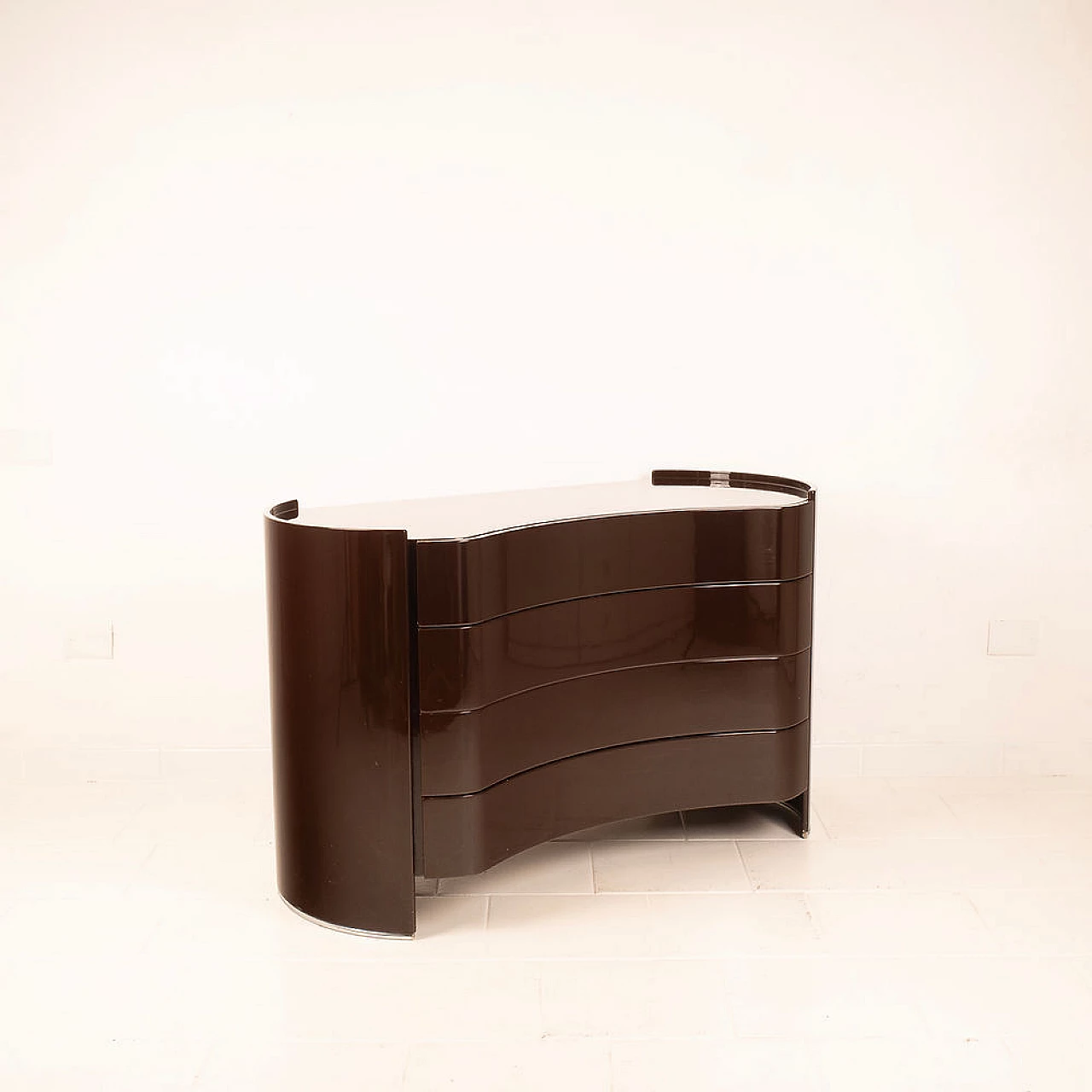 Cassettiera Aiace legno laccato a specchio di Benatti, 1966 11