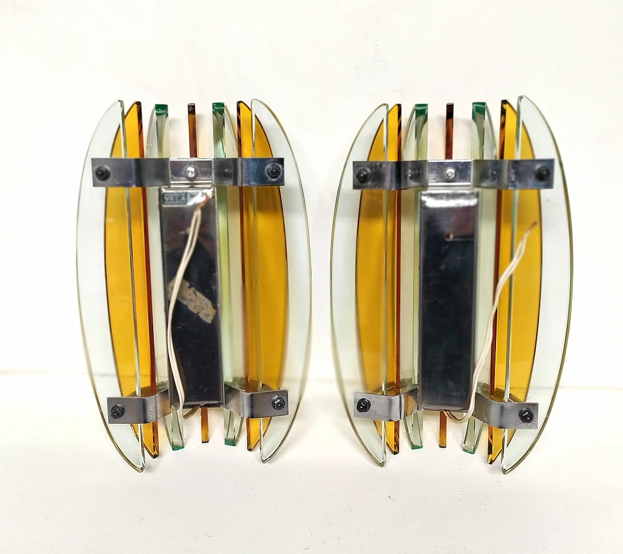 Coppia di applique in vetro e metallo di Veca, anni '70 12