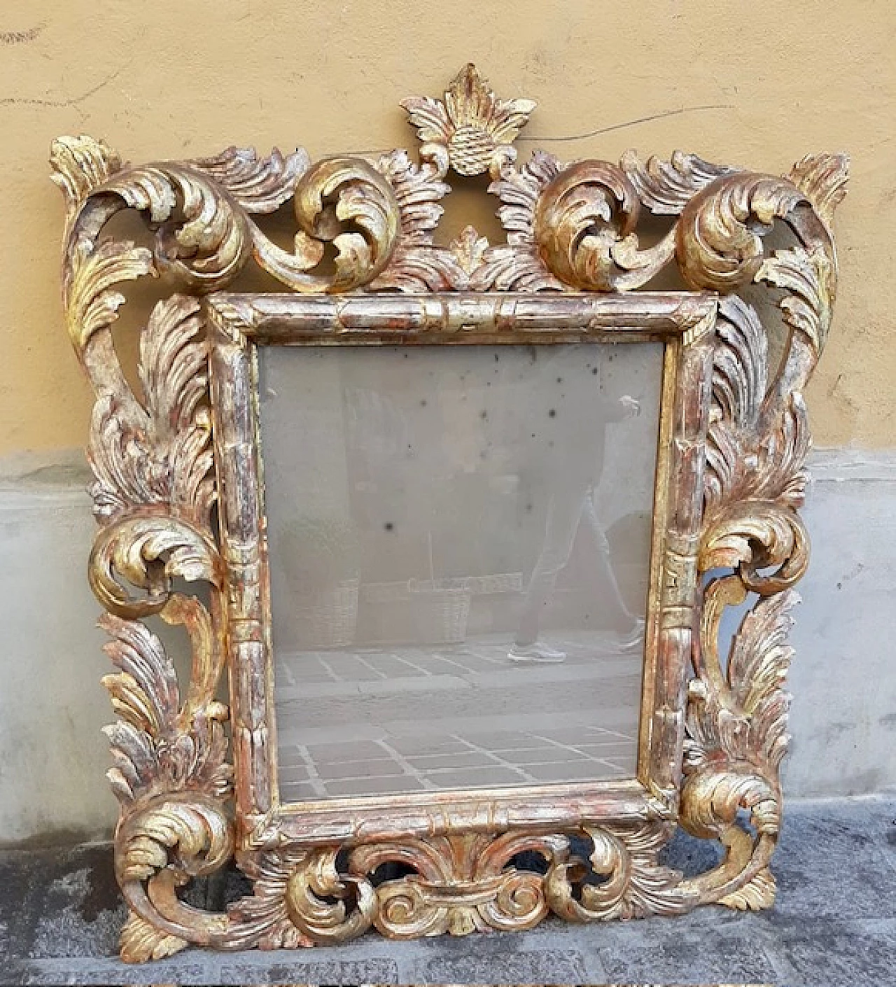 Gilded wooden mirror, early 20th century 1