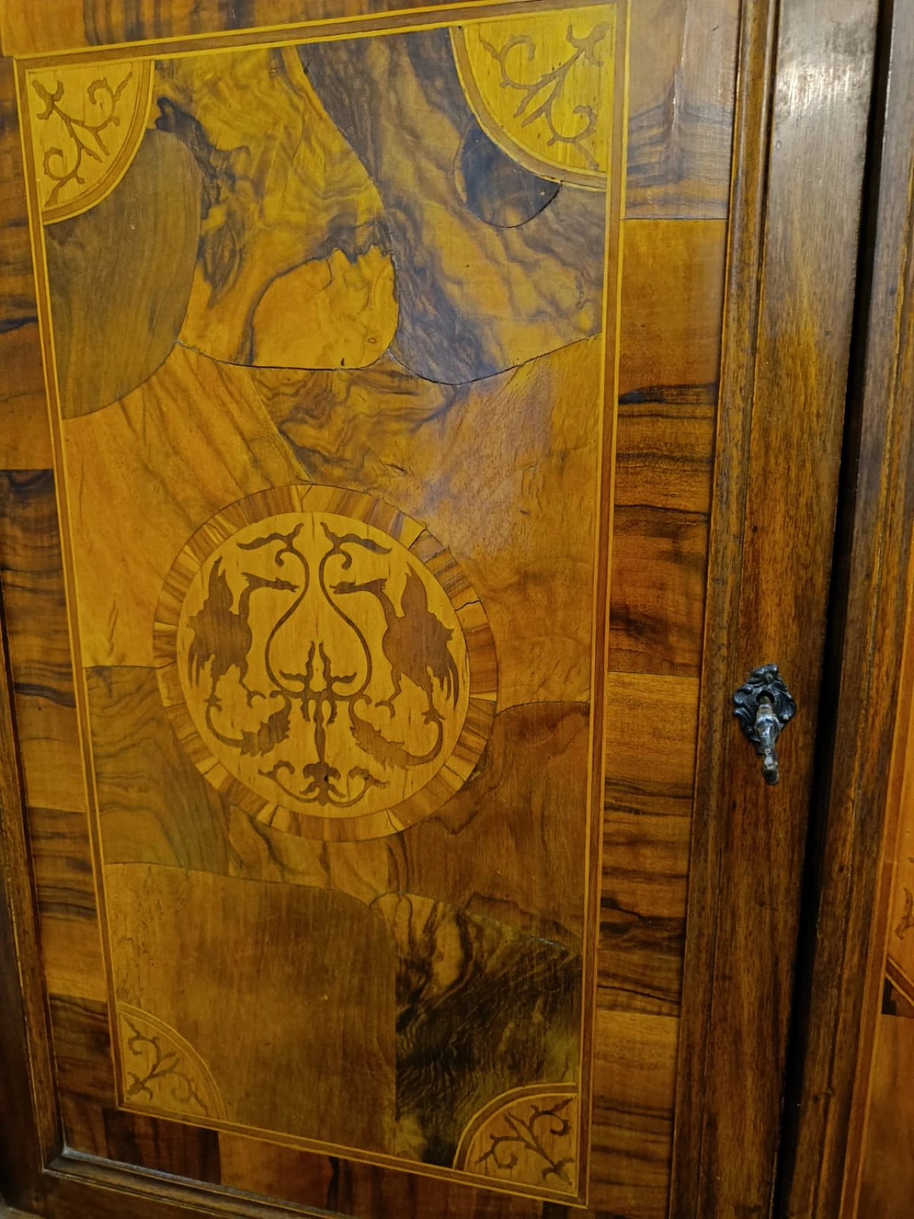 Credenza in noce intarsiata, inizio '900 5