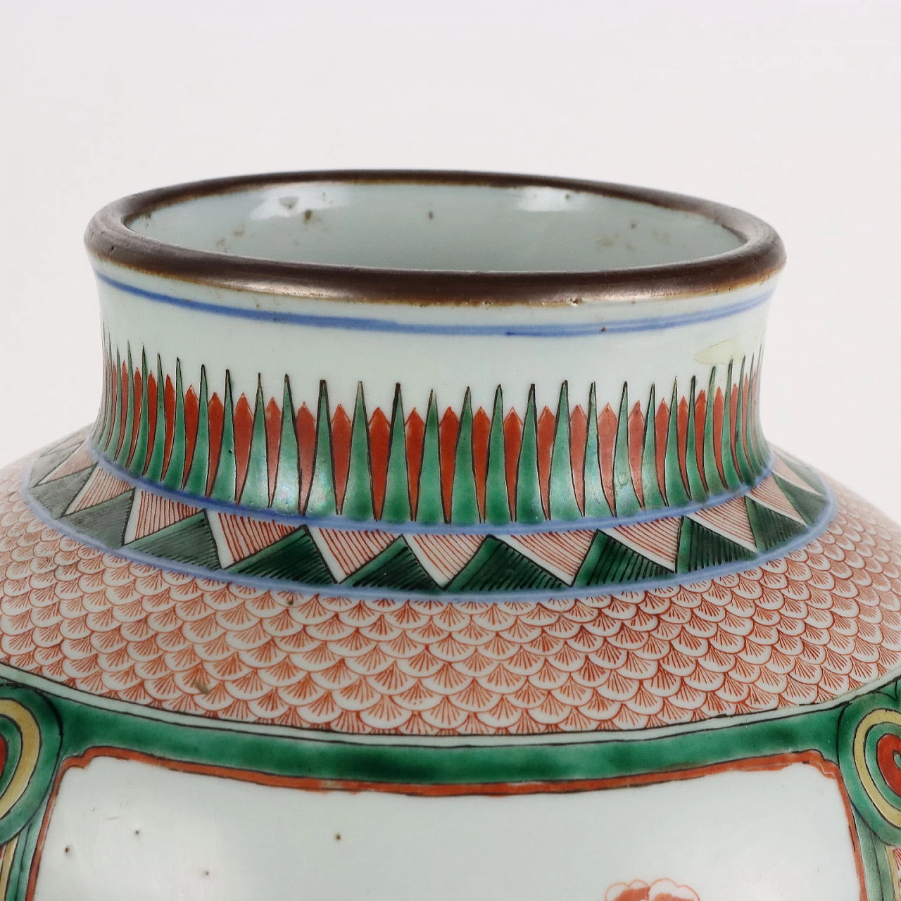 Vaso in porcellana dipinto a smalti Wucai, '600 4