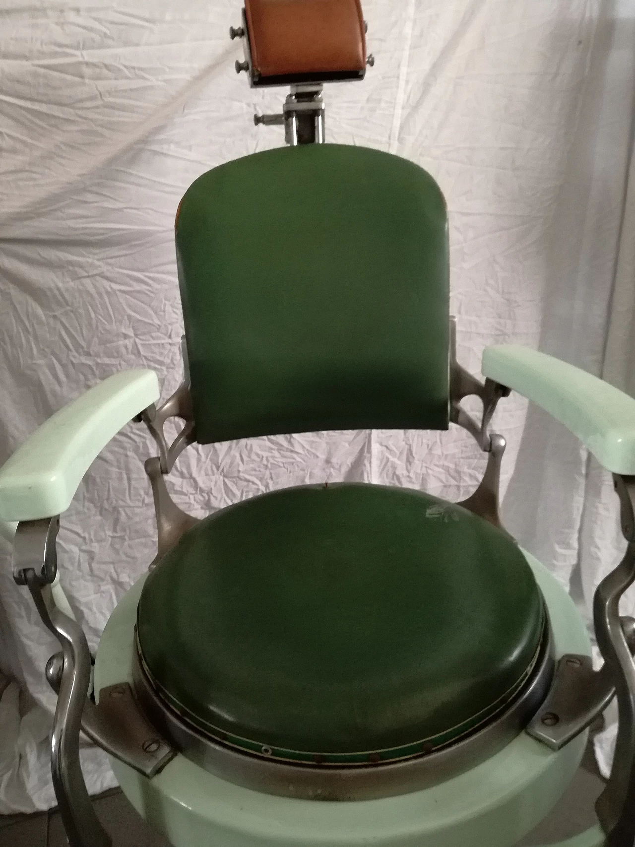 Aluminium, skai and ceramic barber's chair, 1930s 8