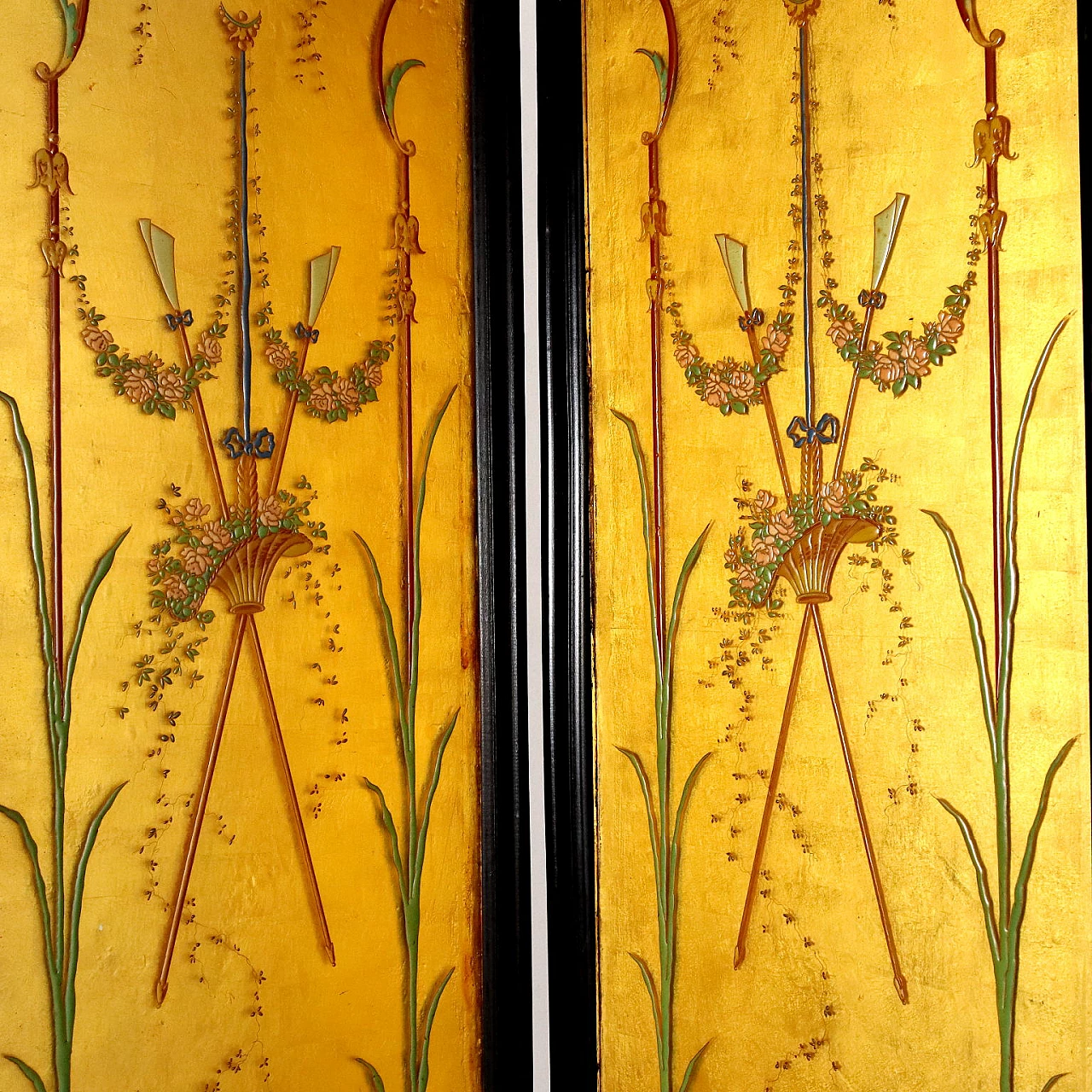 Folding screen in ebonized wood and glass with gold leaf 4
