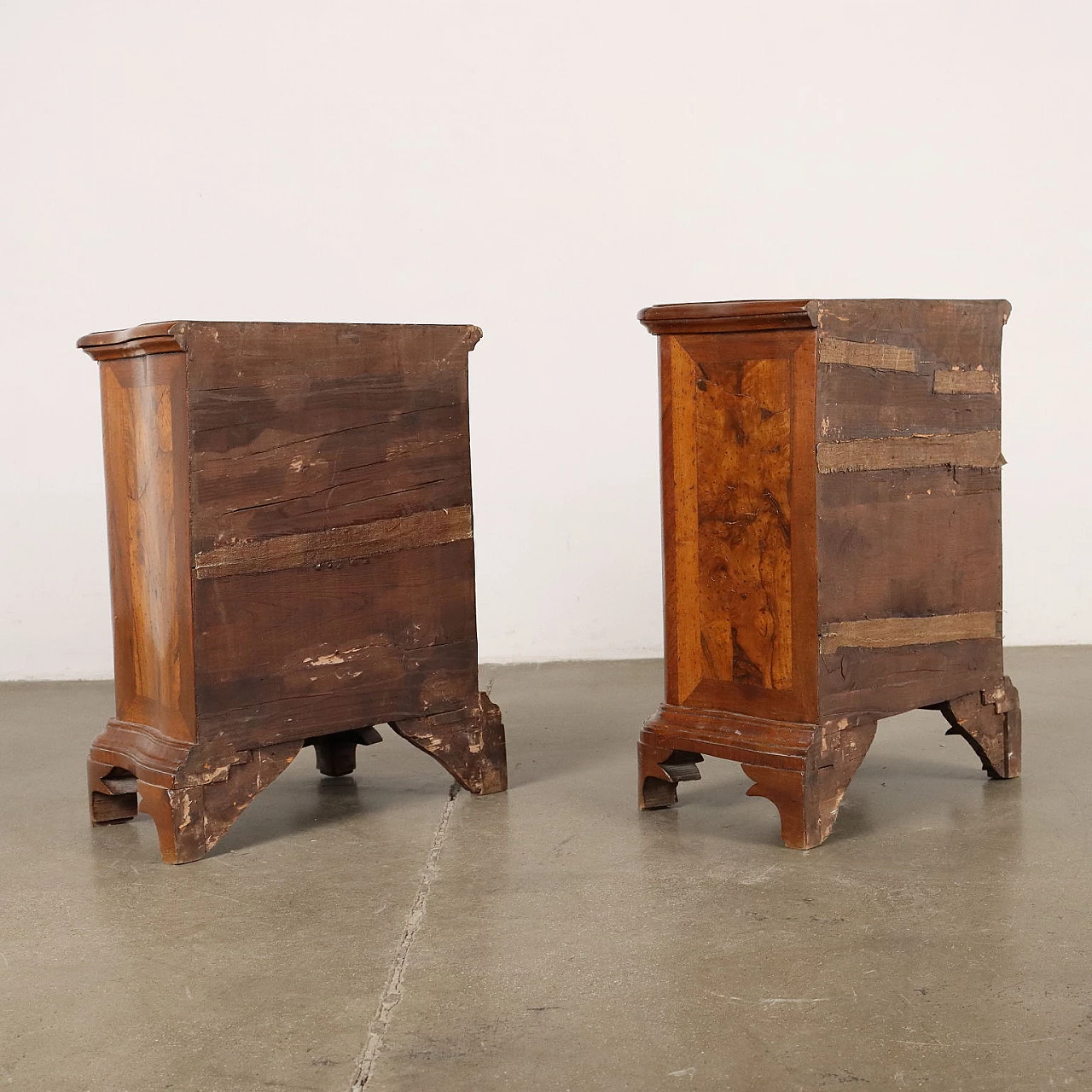Pair of Barocchetto style bedside tables 7