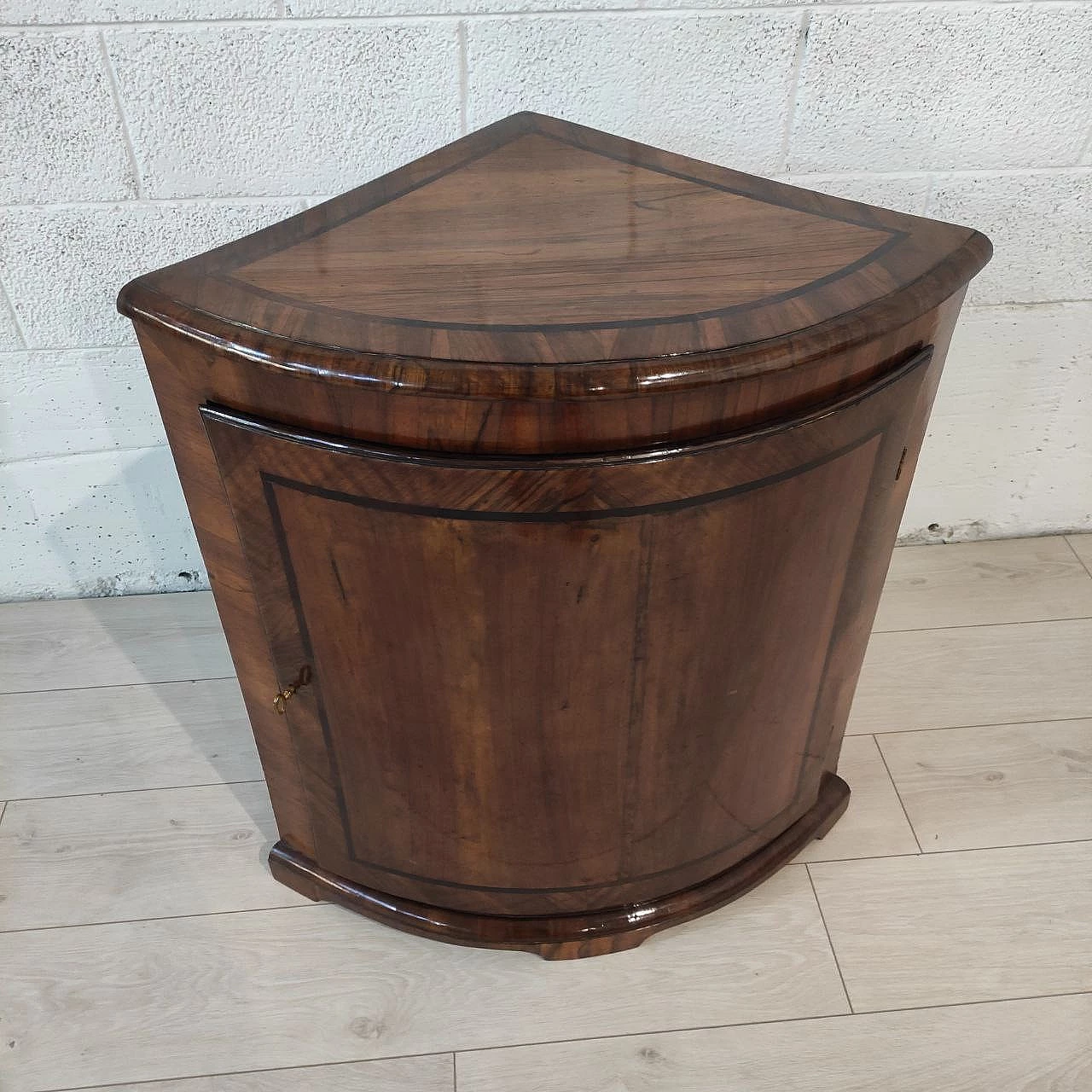 Angoliera in legno di noce, fine '700 2