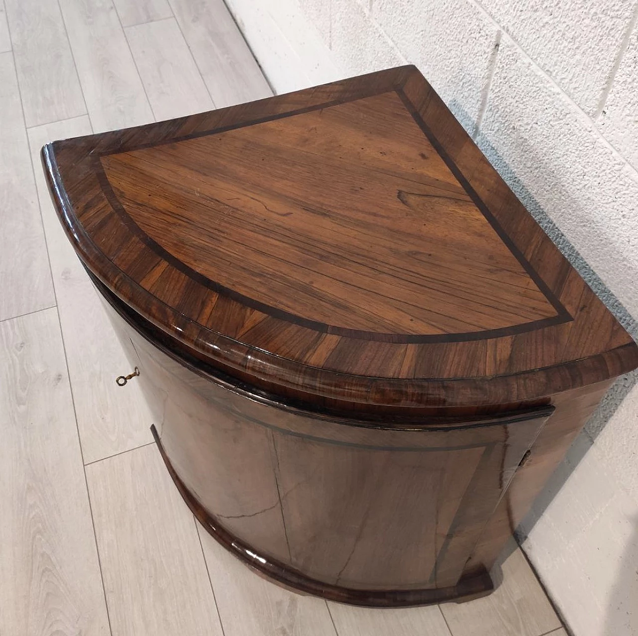 Angoliera in legno di noce, fine '700 3