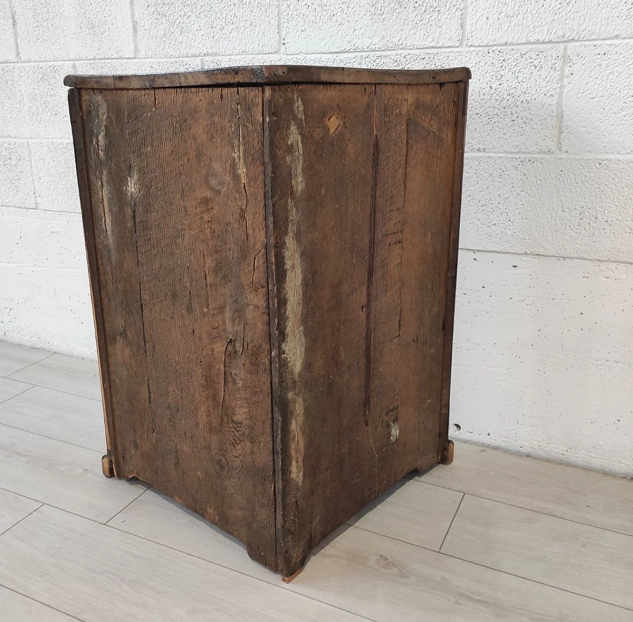 Angoliera in legno di noce, fine '700 6