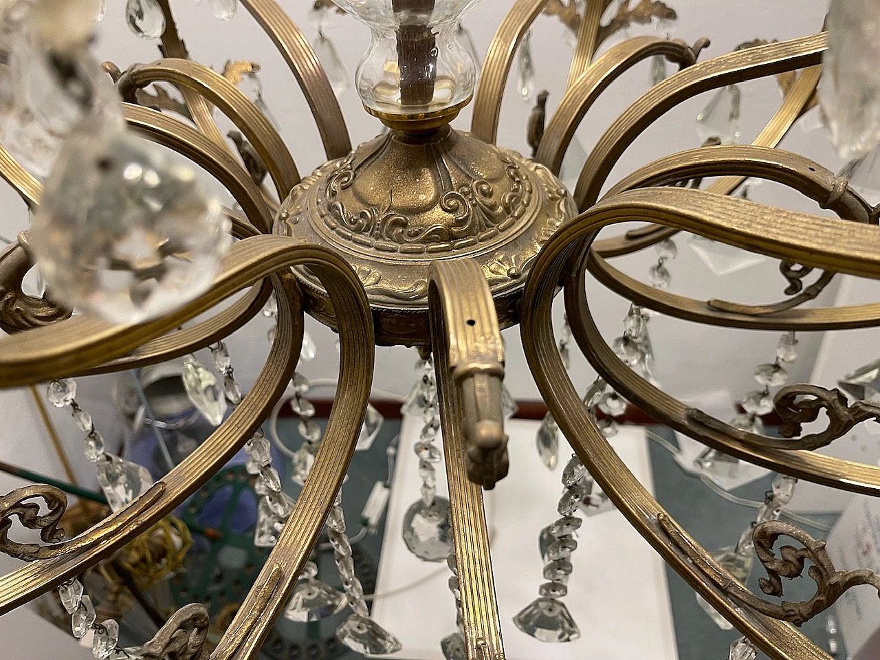 18-light Murano crystal and bronze chandelier, 1960s 4