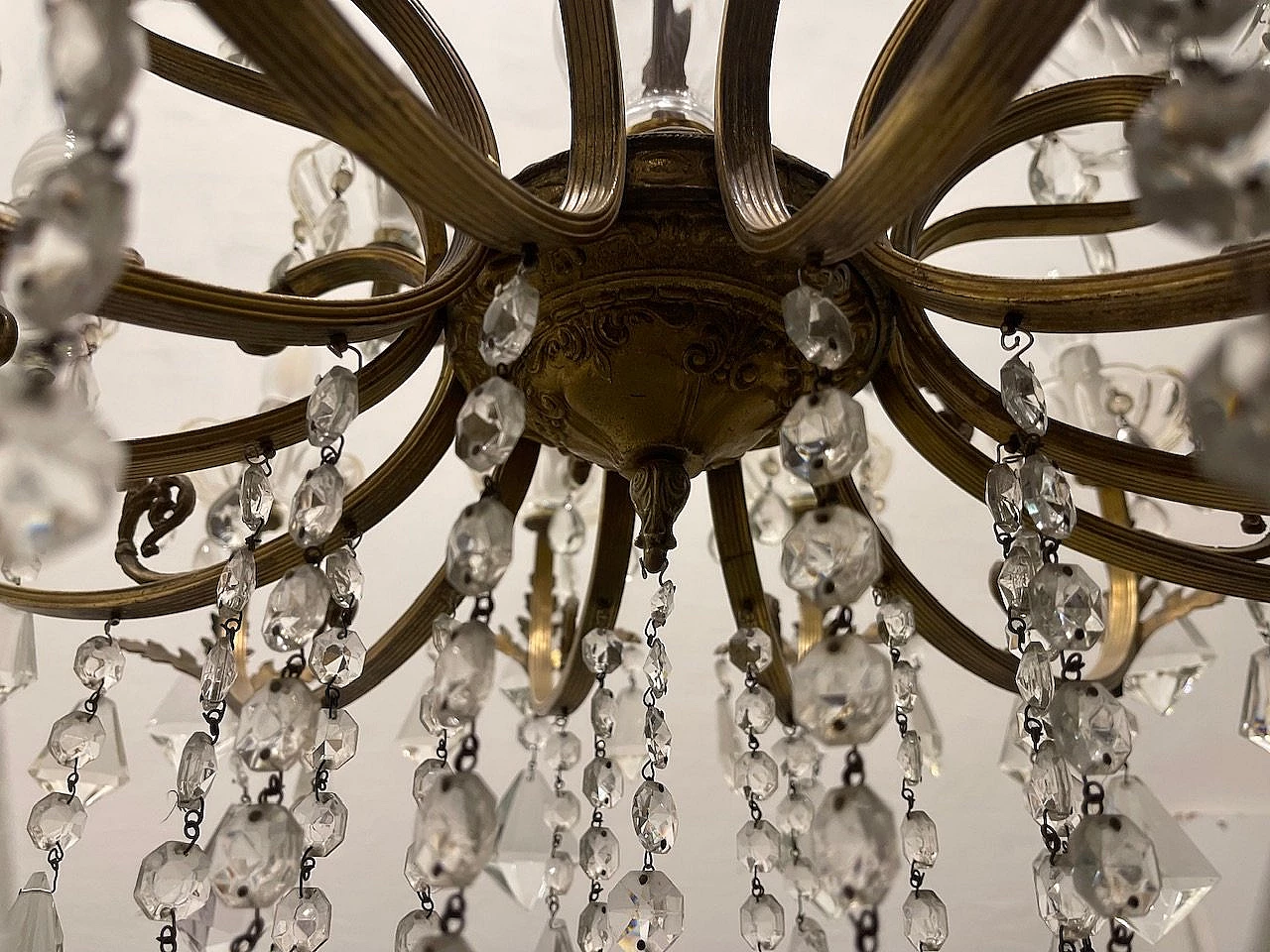 18-light Murano crystal and bronze chandelier, 1960s 7