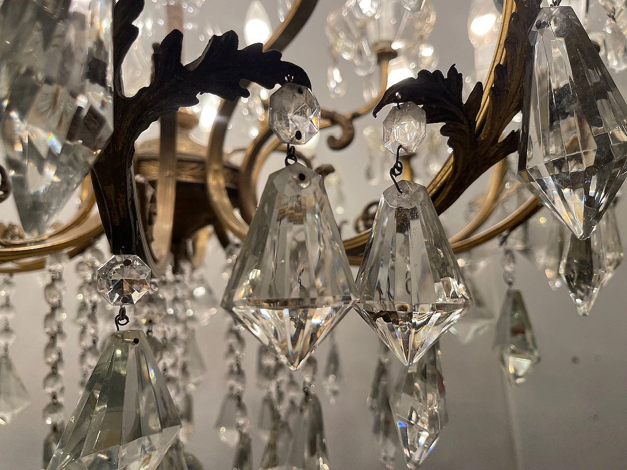 18-light Murano crystal and bronze chandelier, 1960s 12