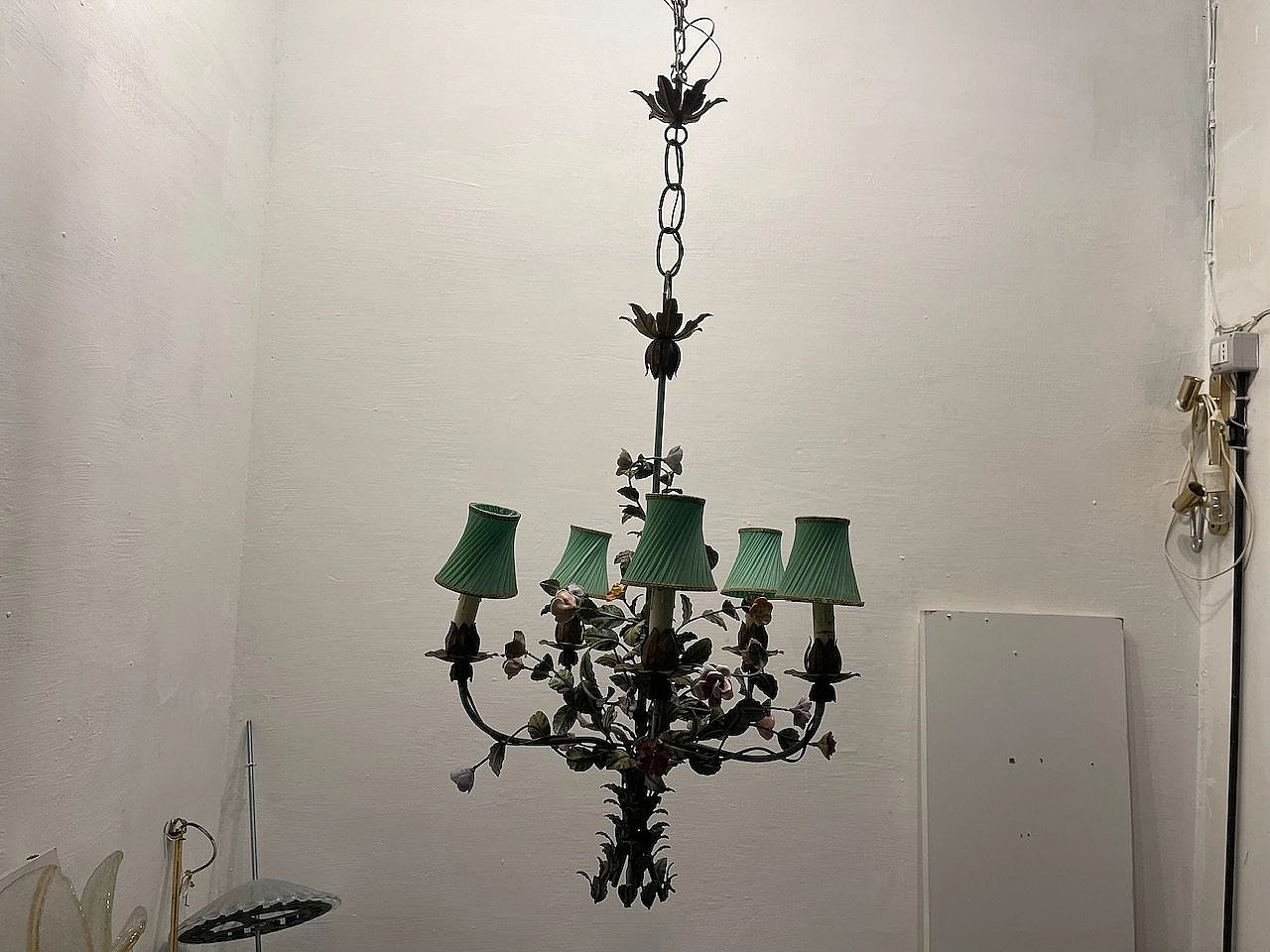 Lampadario a fiori in porcellana di Tole, anni '50 9