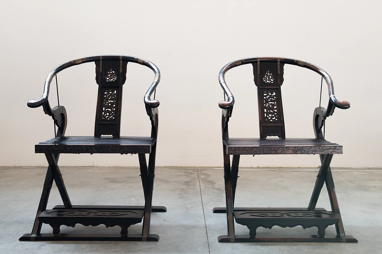 Coppia di sedie pieghevoli in legno e ottone di Ming, anni '20 1382579