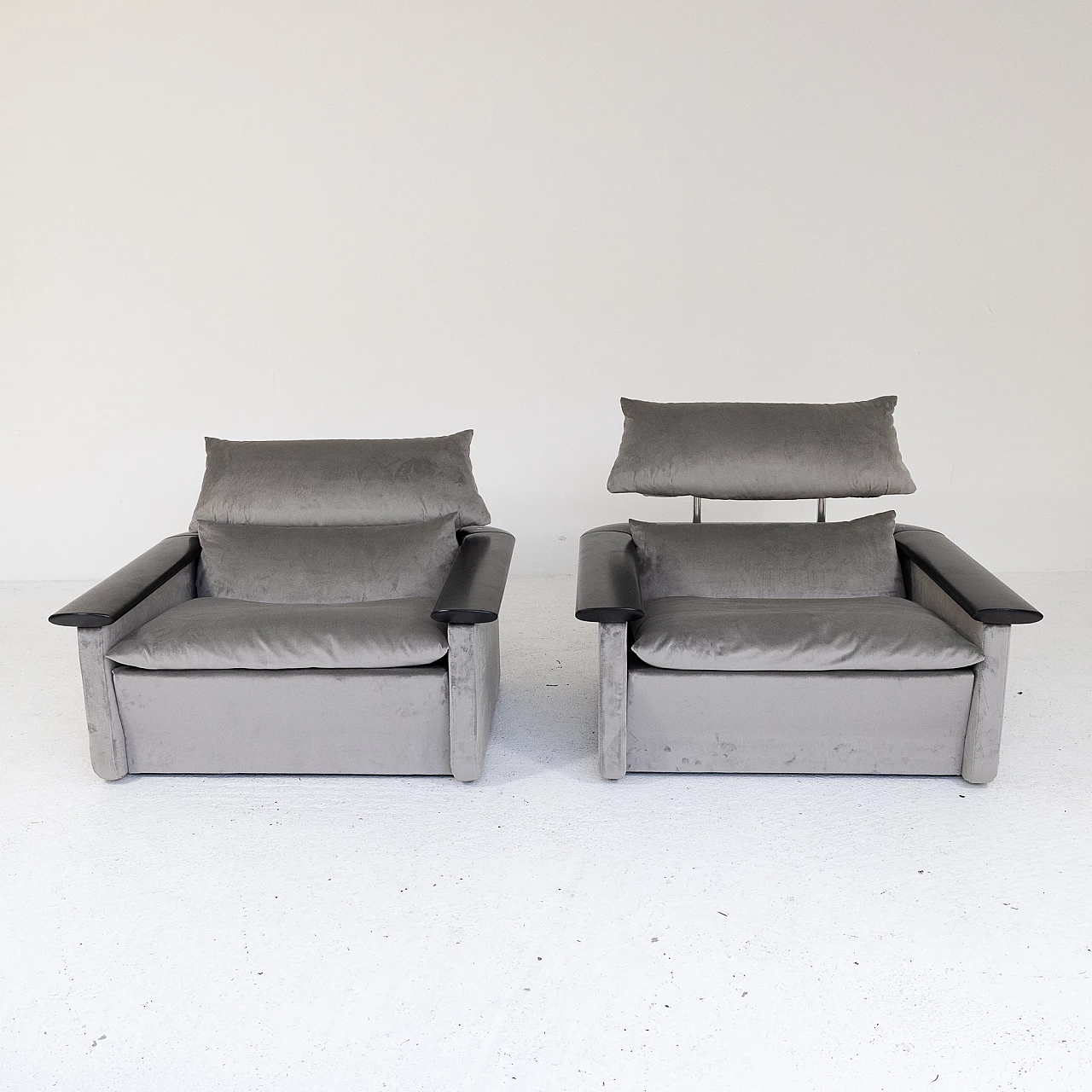 Pair of 230 armchairs by Franco Perrotti for Tecno, 1960s 13