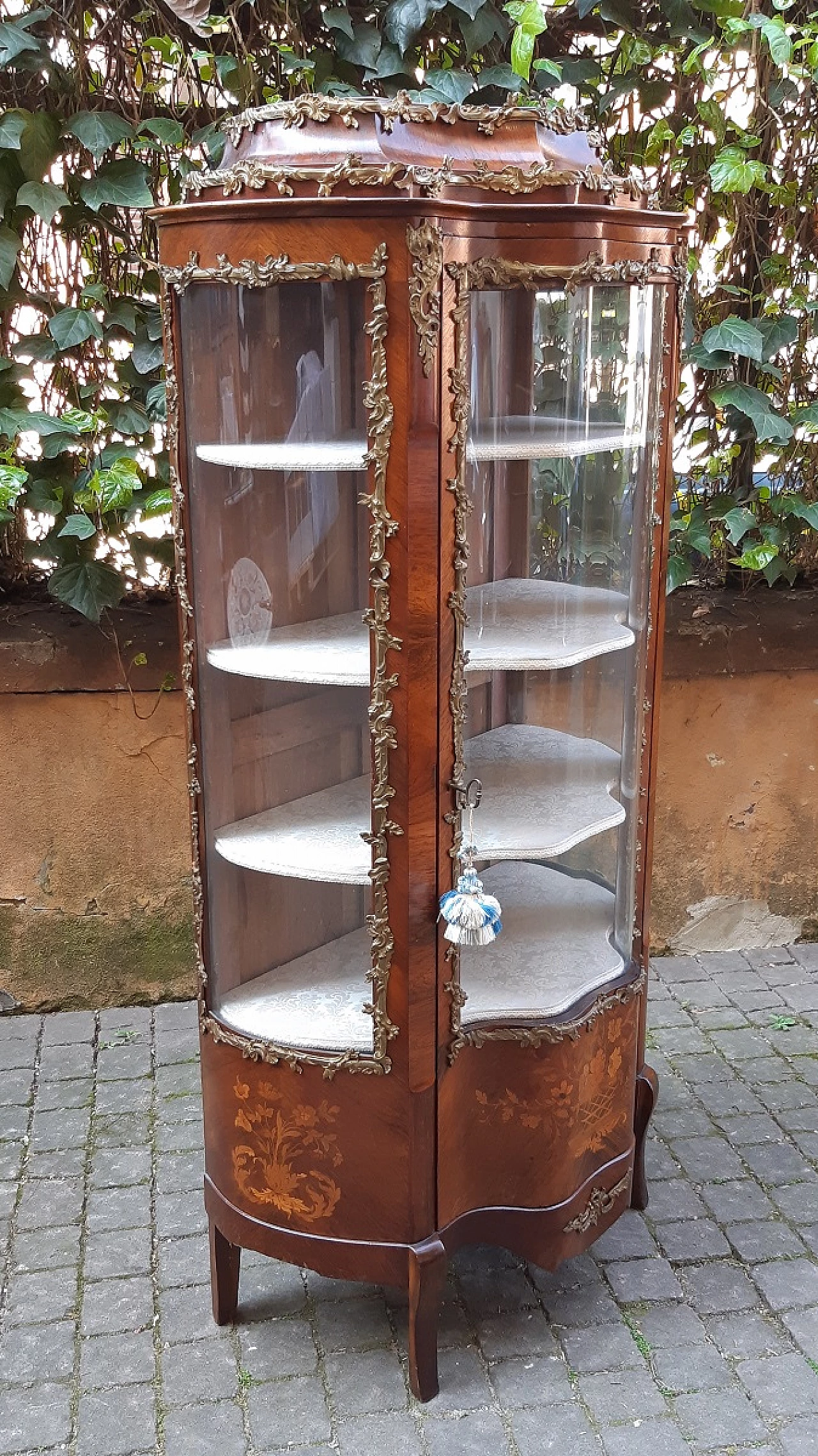 Napoleon III walnut display cabinet, second half of the 19th century 8