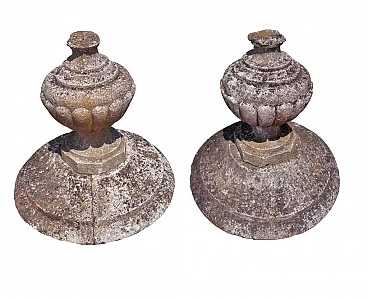 Coppia di capitelli in pietra, metà '700