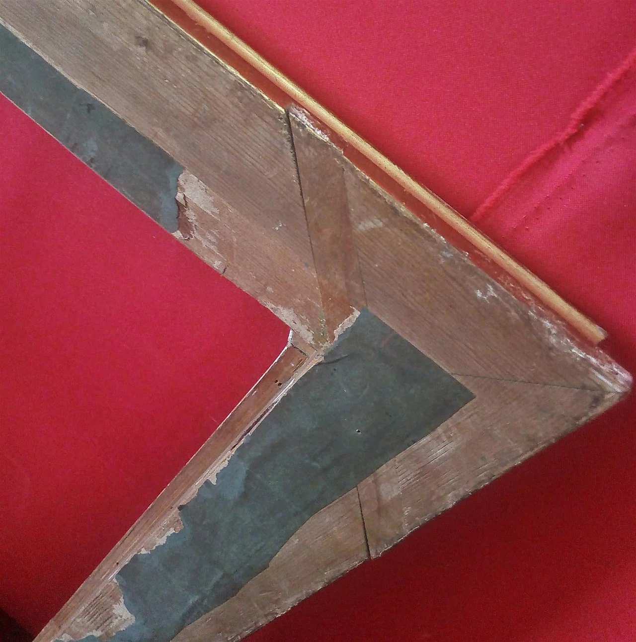 Gilded wood frame with engravings, second half of the 19th century 4