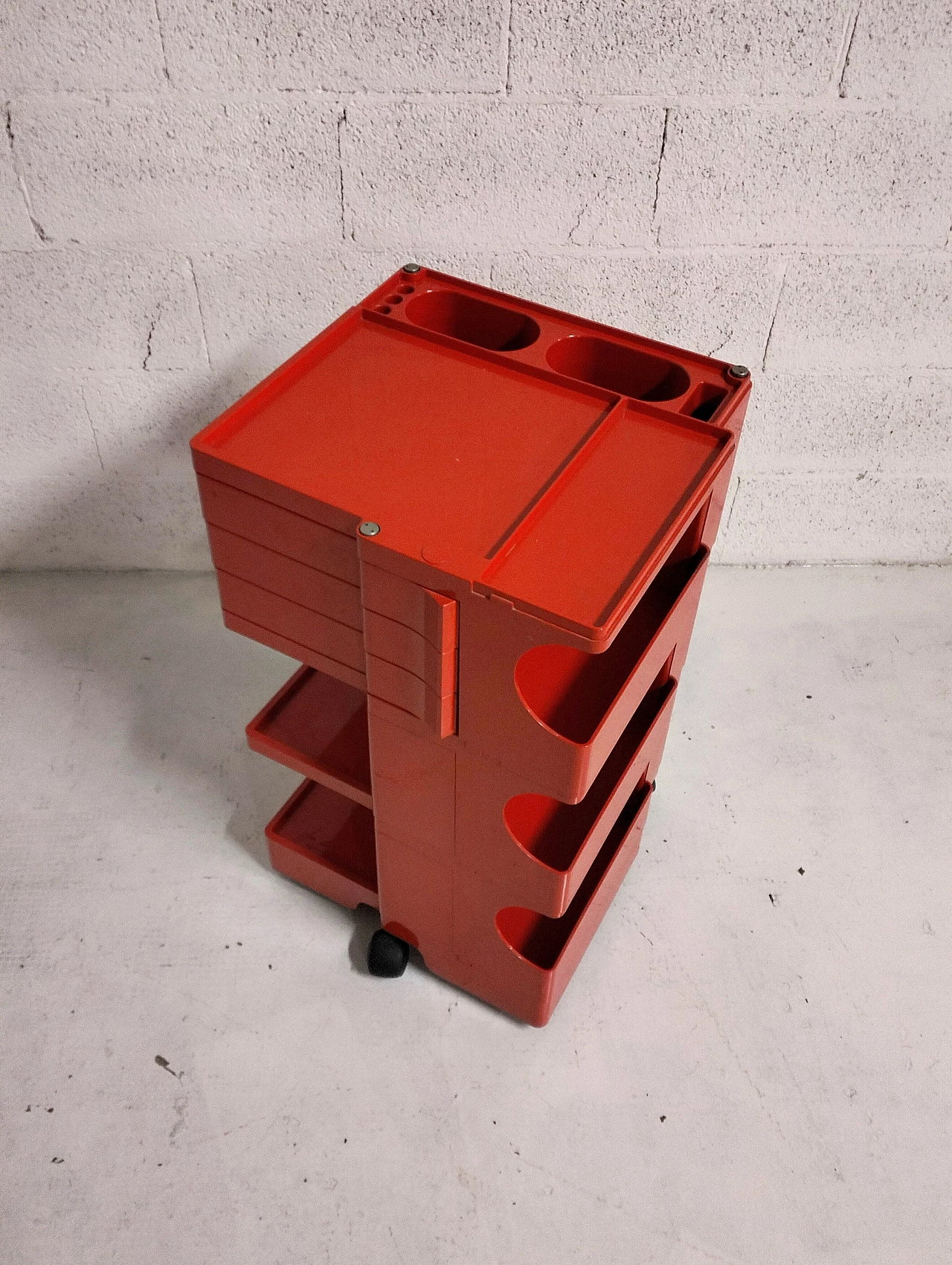 Red Boby trolley by Joe Colombo for Bieffeplast, 1970s 4