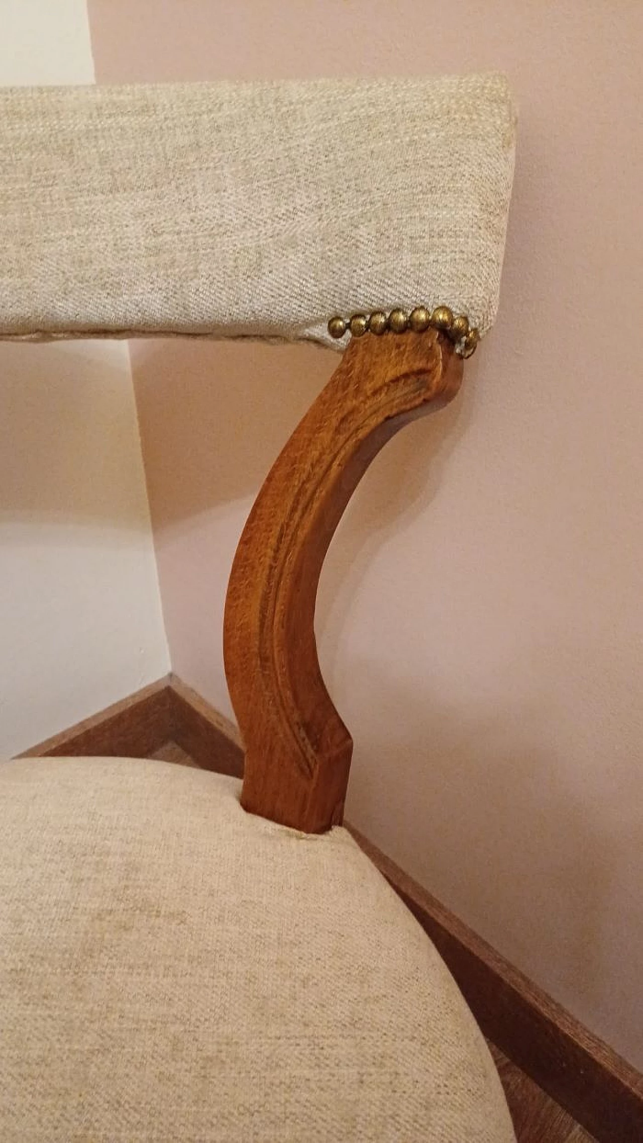 Poltroncina in faggio con rivestimento in cotone beige, metà '800 4