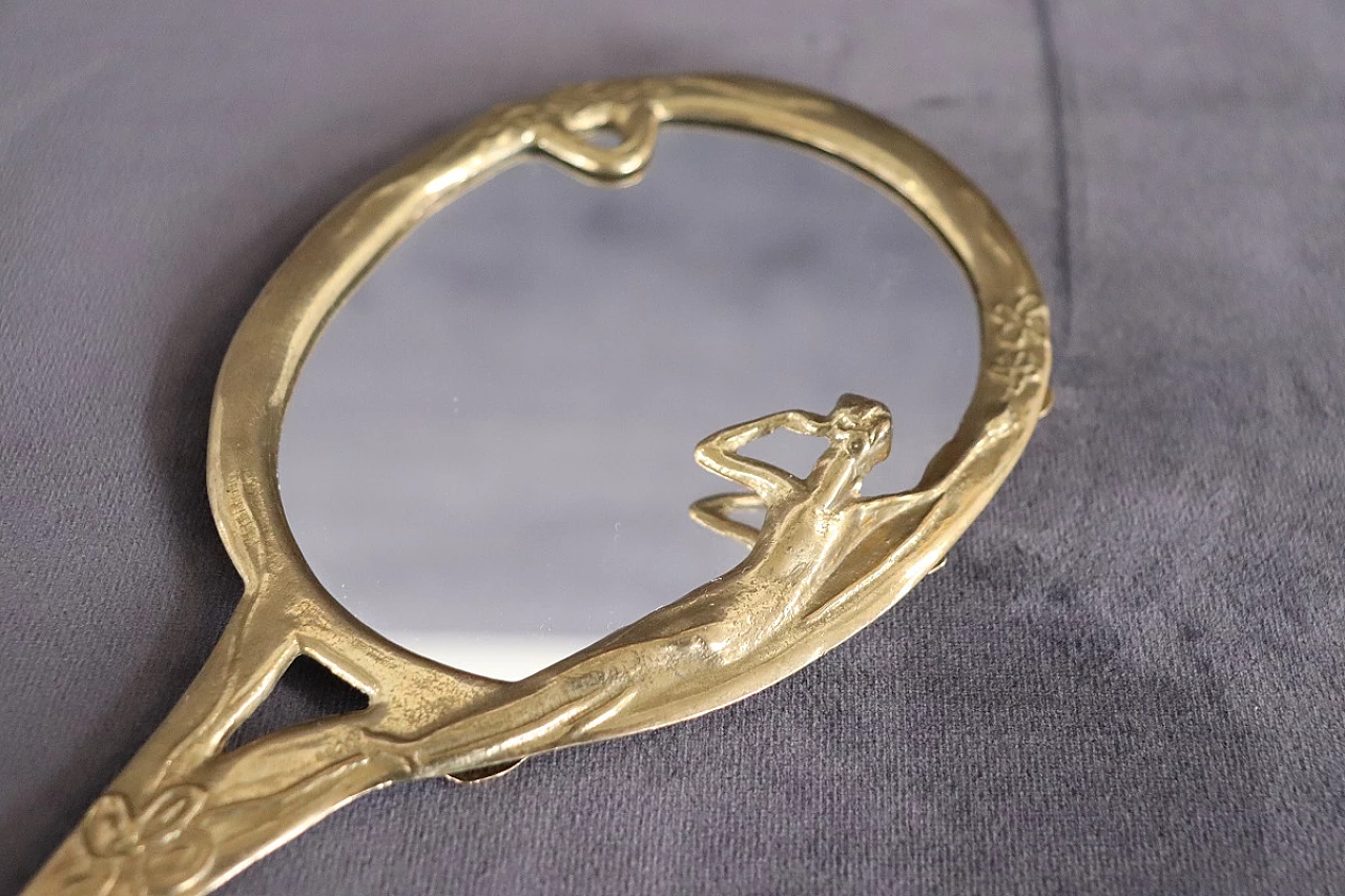 Specchio a mano con cornice in ottone dorato cesellato, anni '80 2