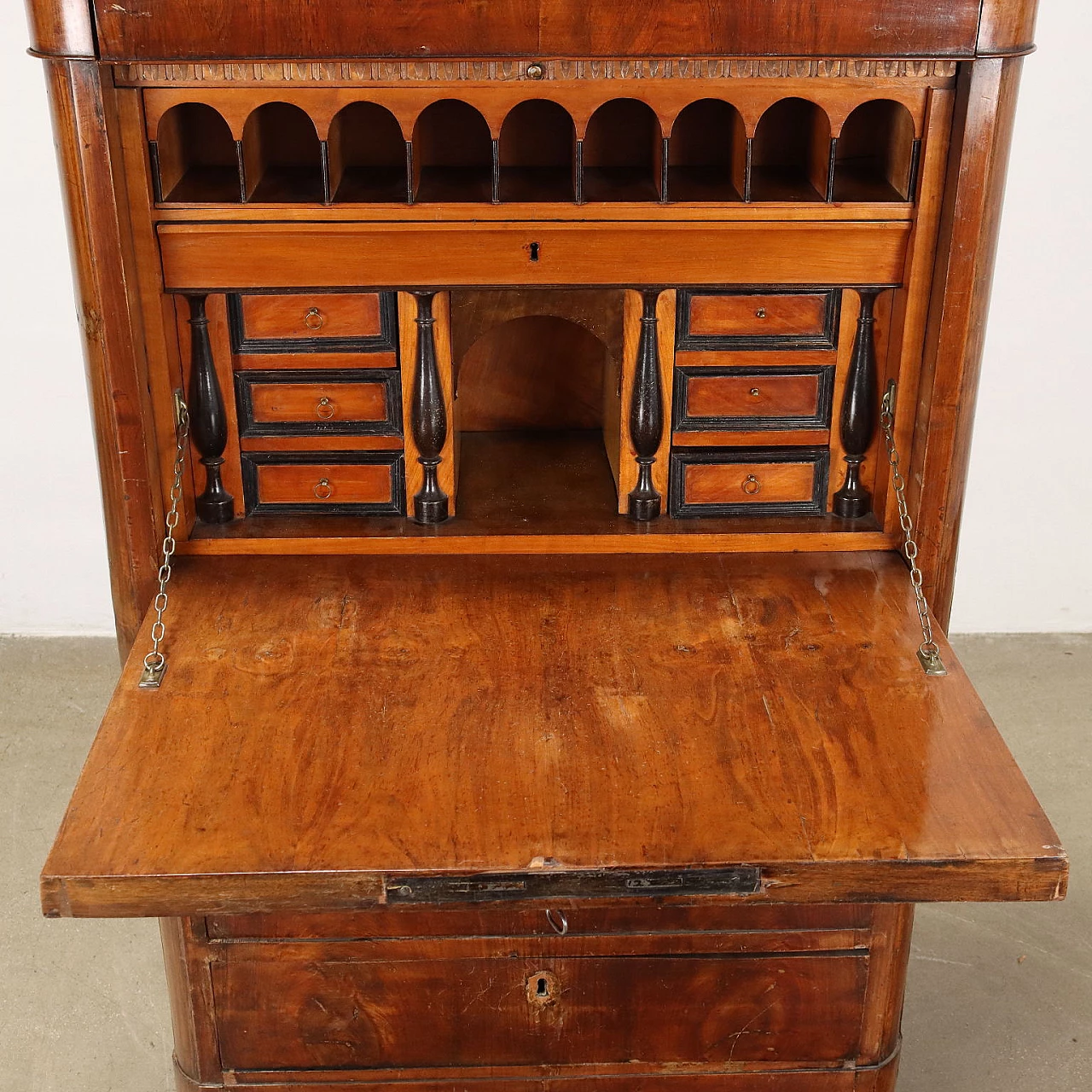 Walnut secrétaire with drawers and flap door, 19th century 4