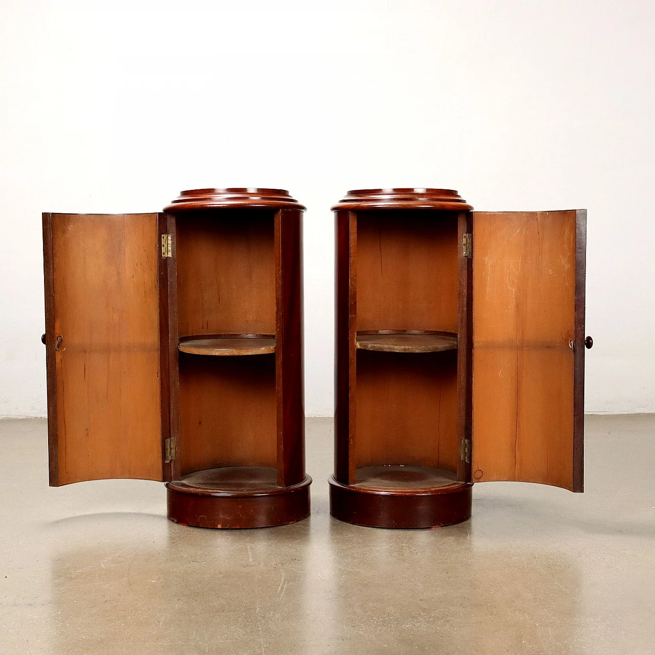 Pair of mahogany column bedside tables, 19th century 4