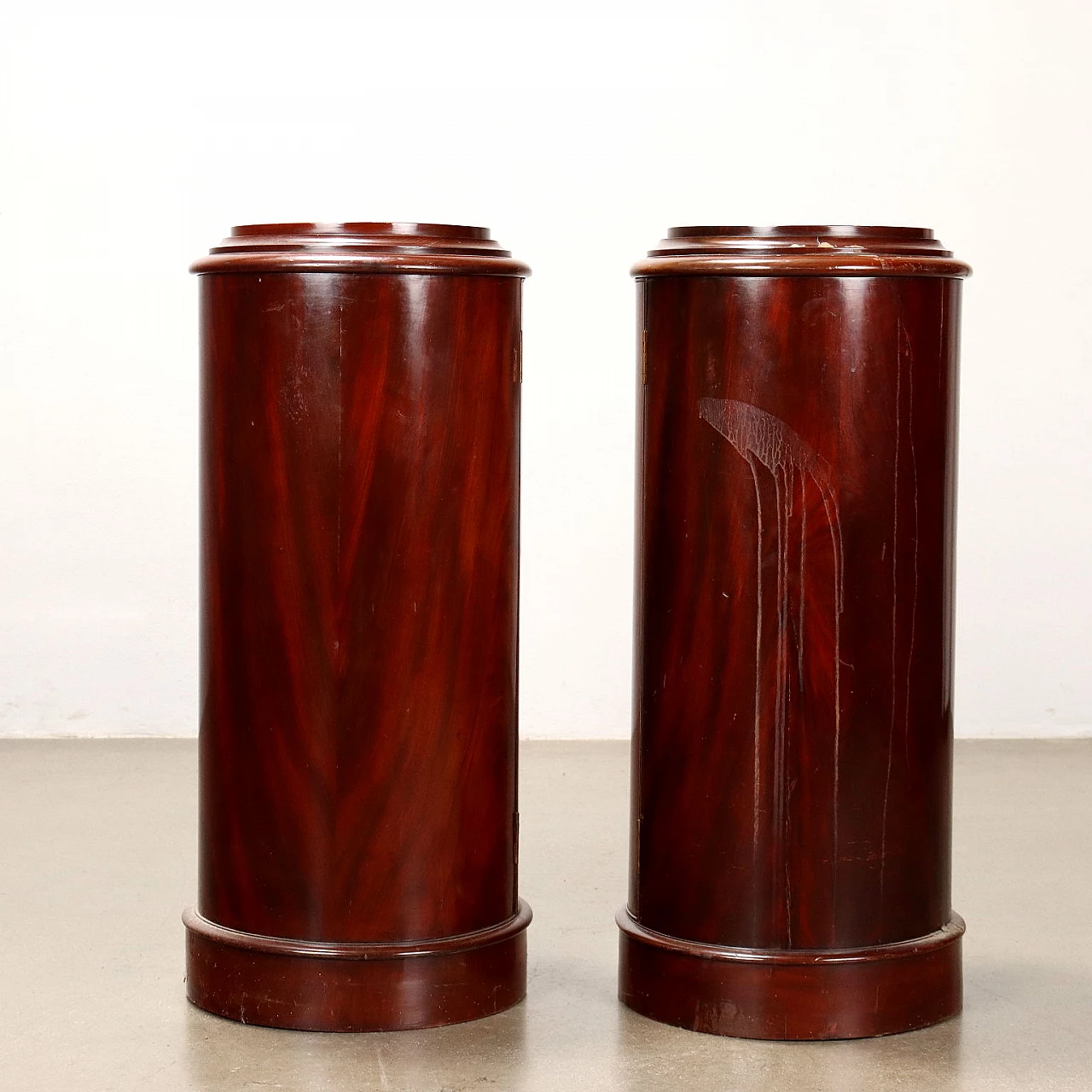 Pair of mahogany column bedside tables, 19th century 5