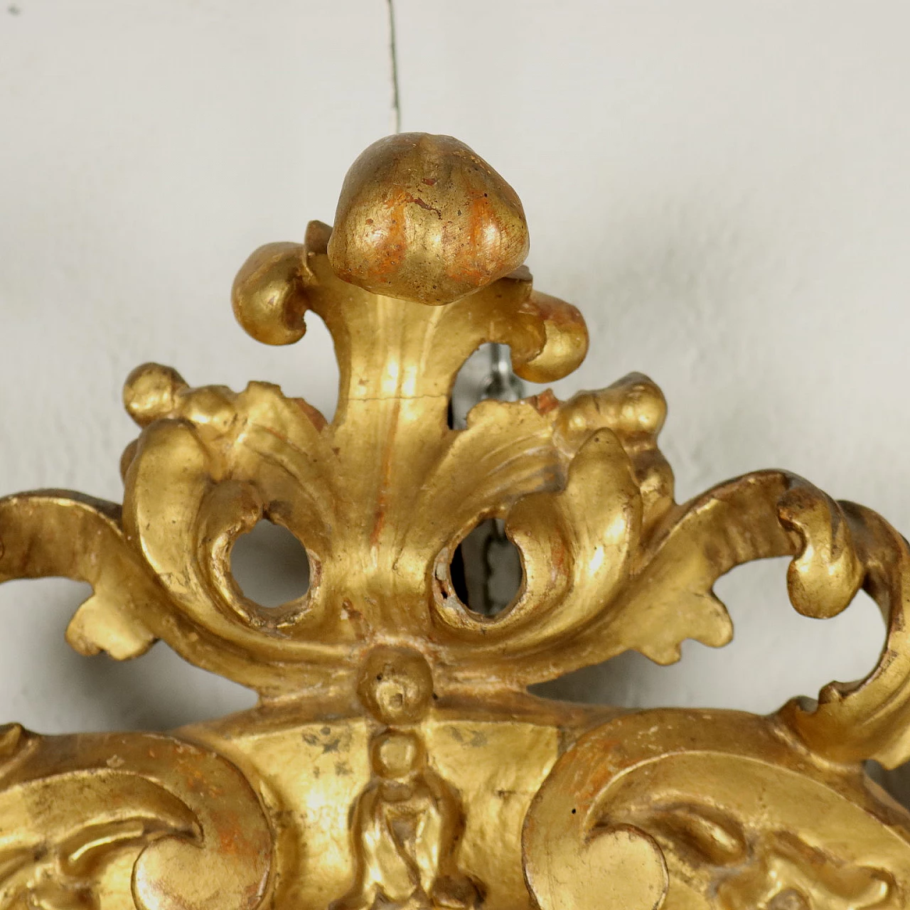 Pair of Baroque embossed sheet metal mirrors with lamp-holding arms, early 18th century 4