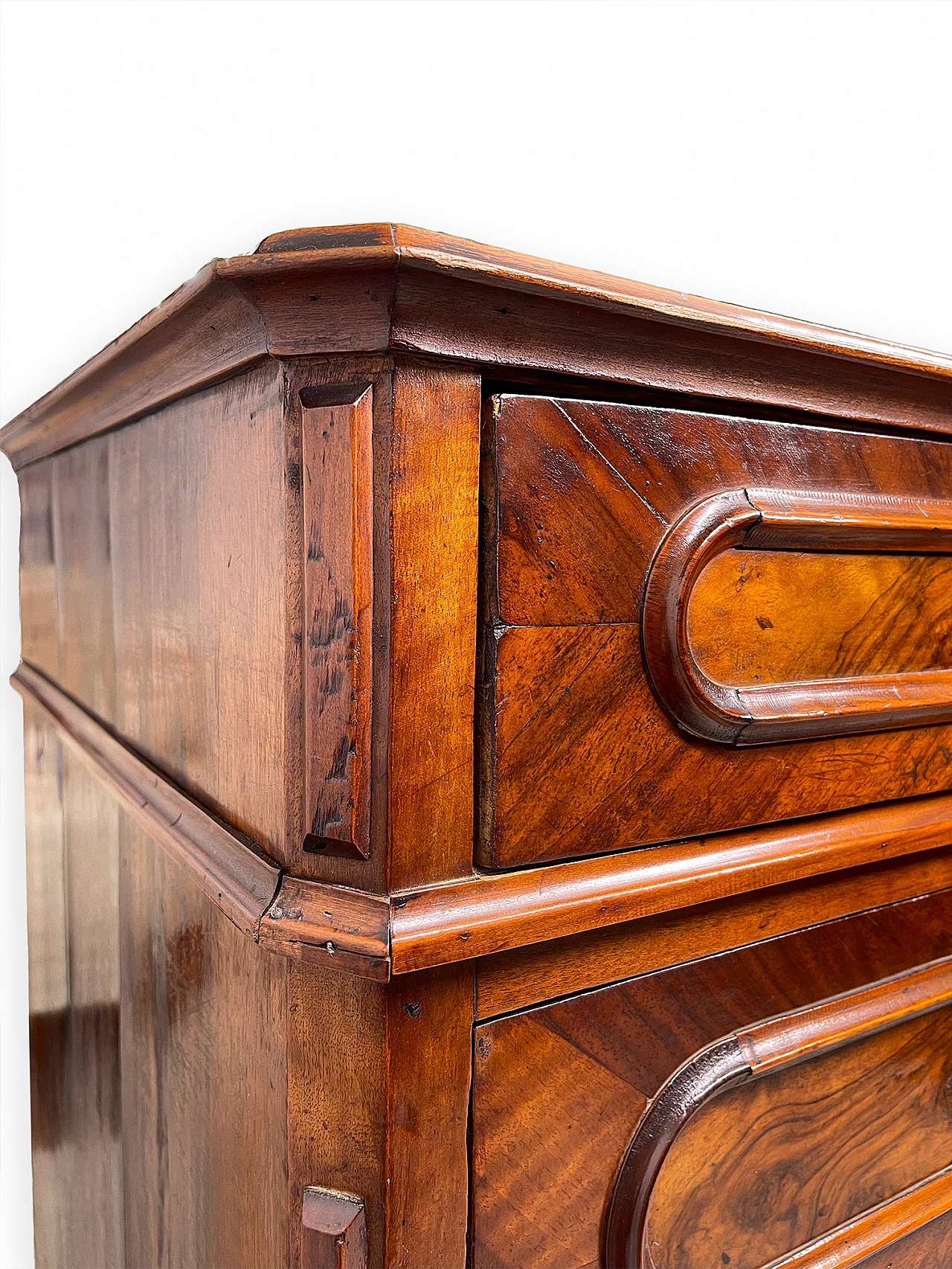 Chest of drawers with walnut burl decoration, late 19th century 19