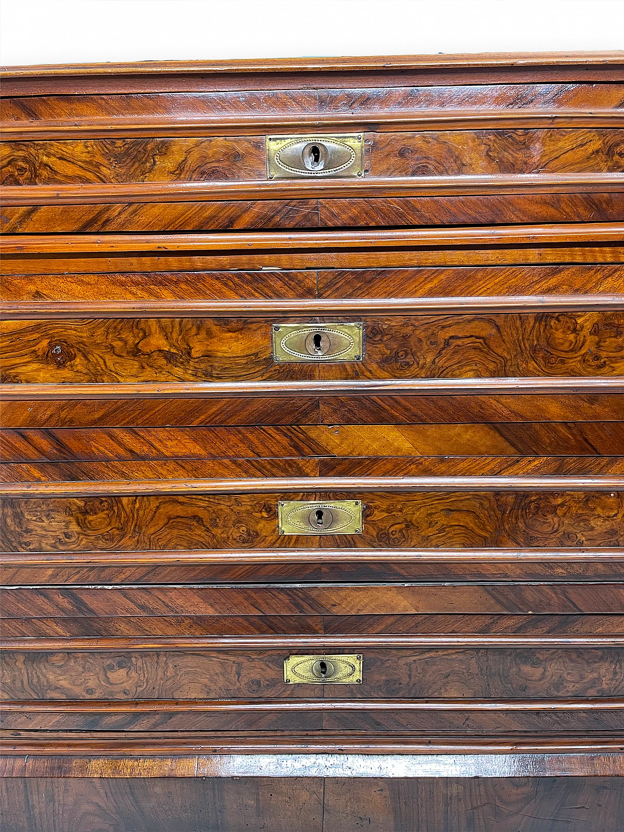 Chest of drawers with walnut burl decoration, late 19th century 21
