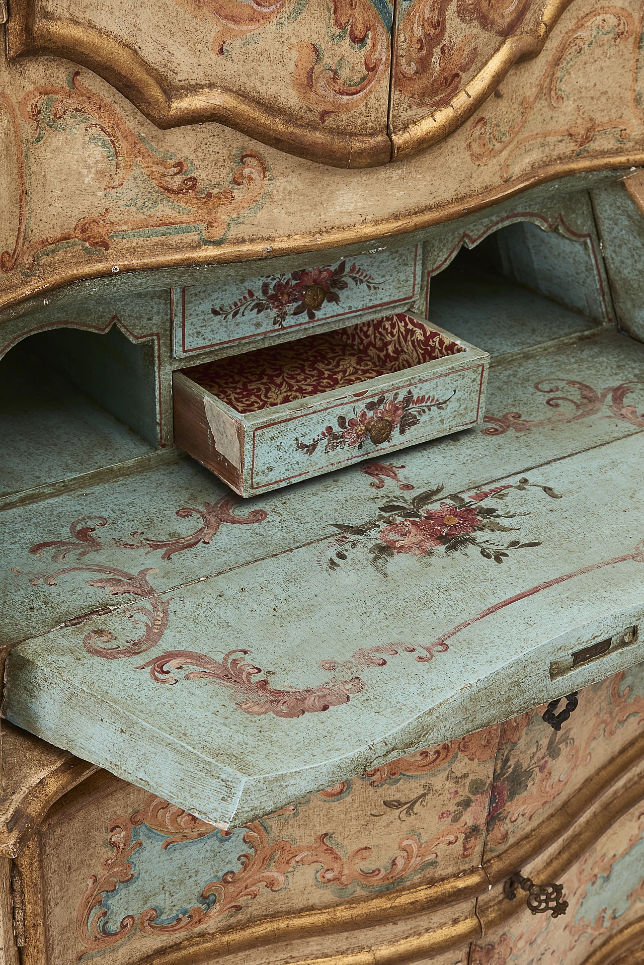 Venetian-style wooden trumeau, 1960s 4