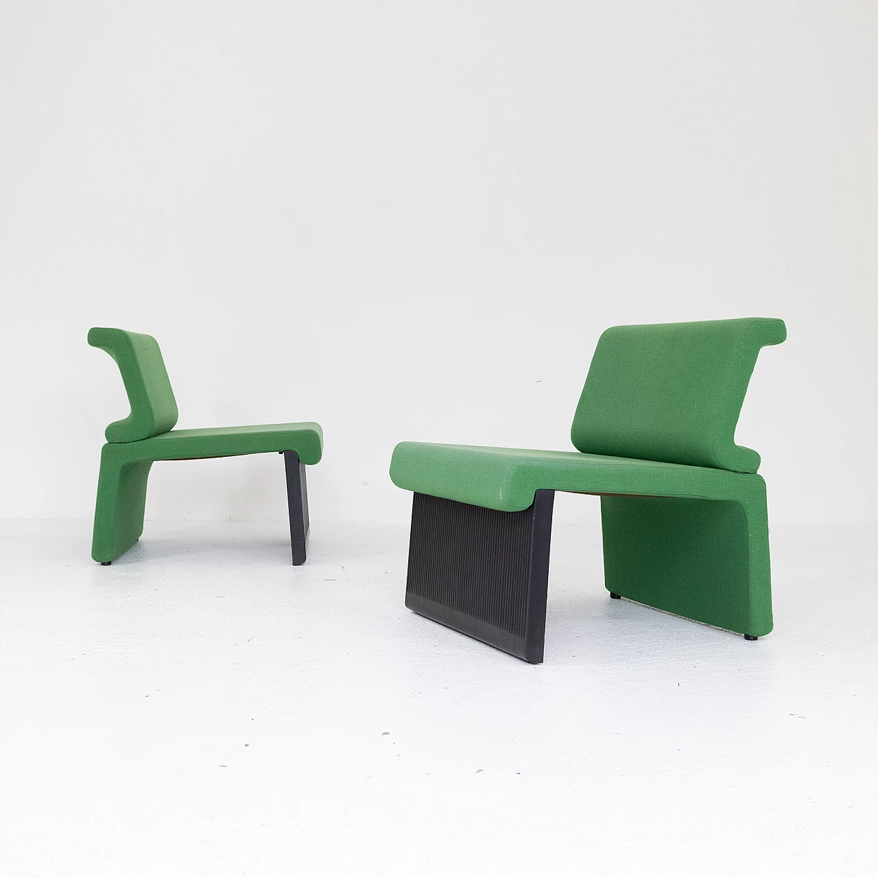 Pair of black plastic and green fabric armchairs, 1980s 3