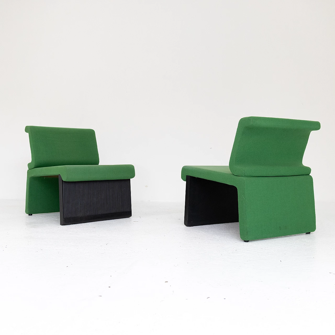 Pair of black plastic and green fabric armchairs, 1980s 4