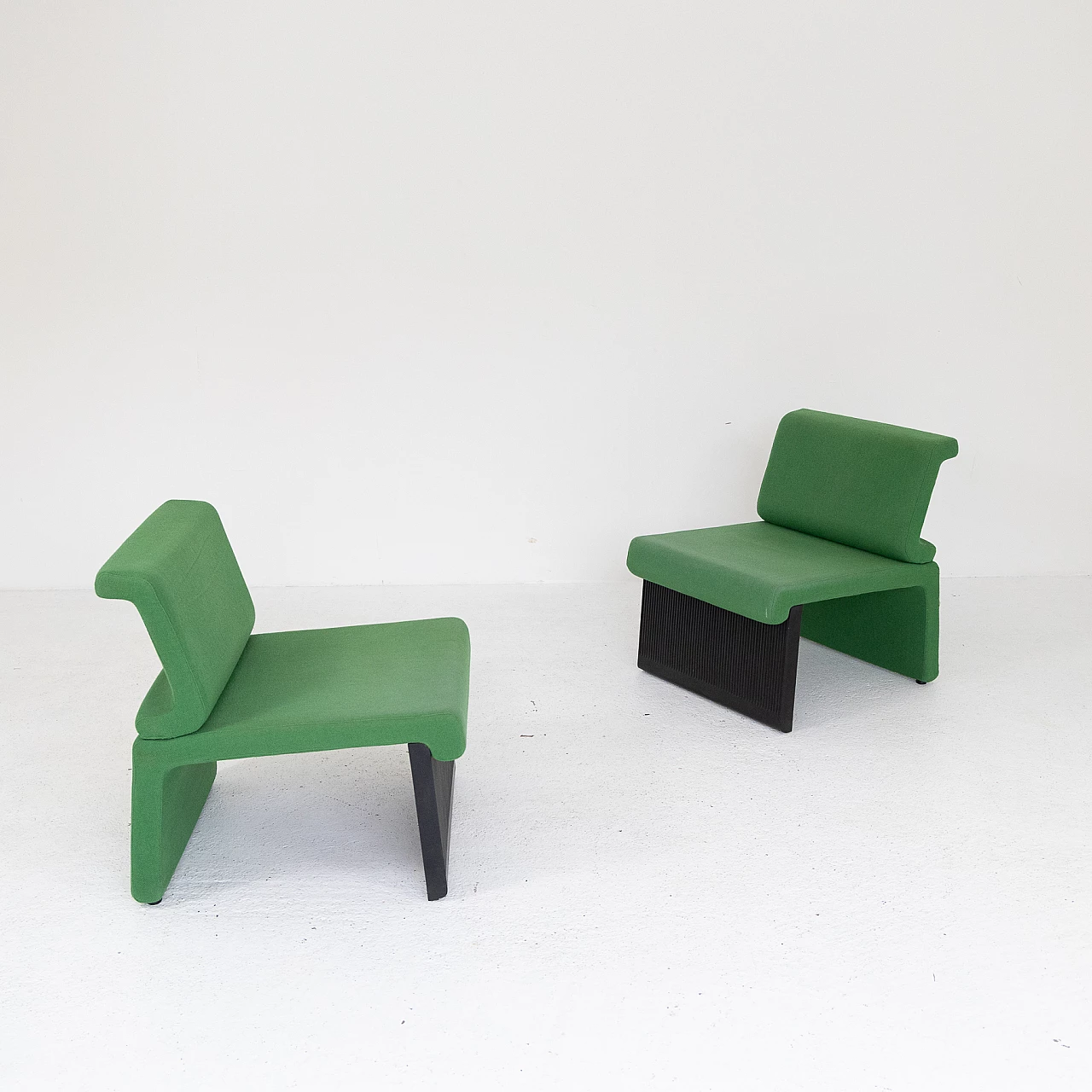 Pair of black plastic and green fabric armchairs, 1980s 5