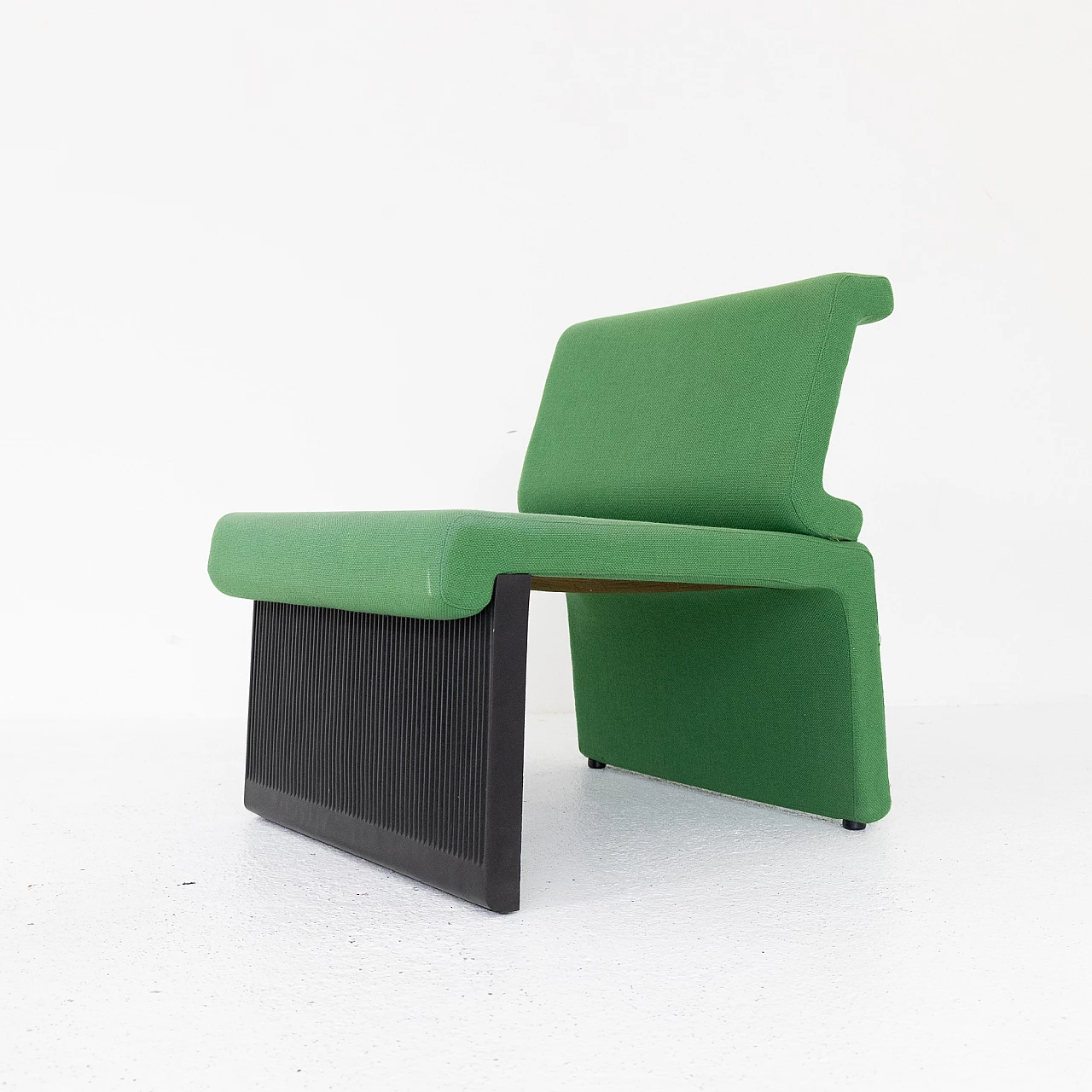 Pair of black plastic and green fabric armchairs, 1980s 7