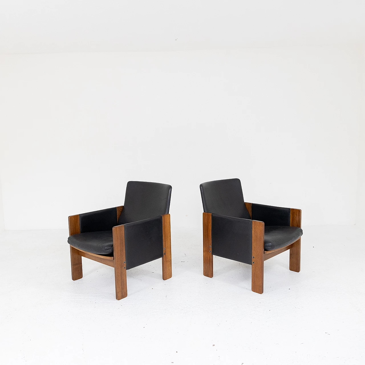 Pair of 917 armchairs by Afra and Tobia Scarpa for Cassina, 1960s 1