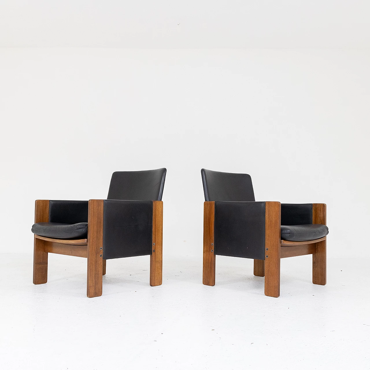 Pair of 917 armchairs by Afra and Tobia Scarpa for Cassina, 1960s 2