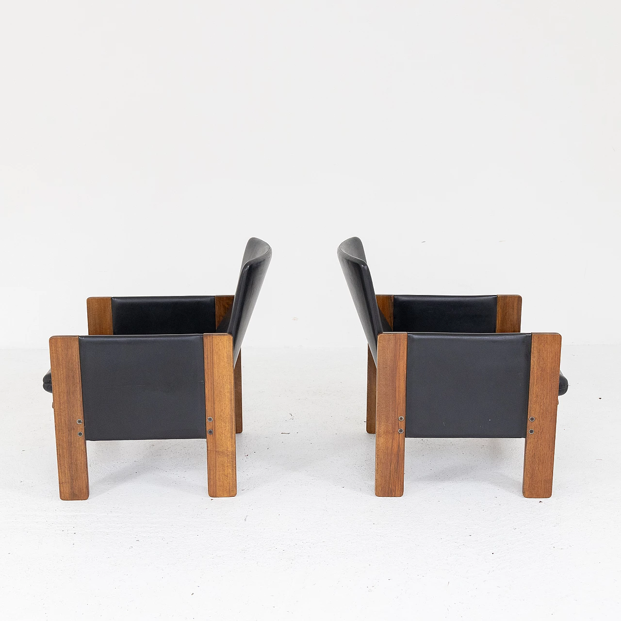 Pair of 917 armchairs by Afra and Tobia Scarpa for Cassina, 1960s 4